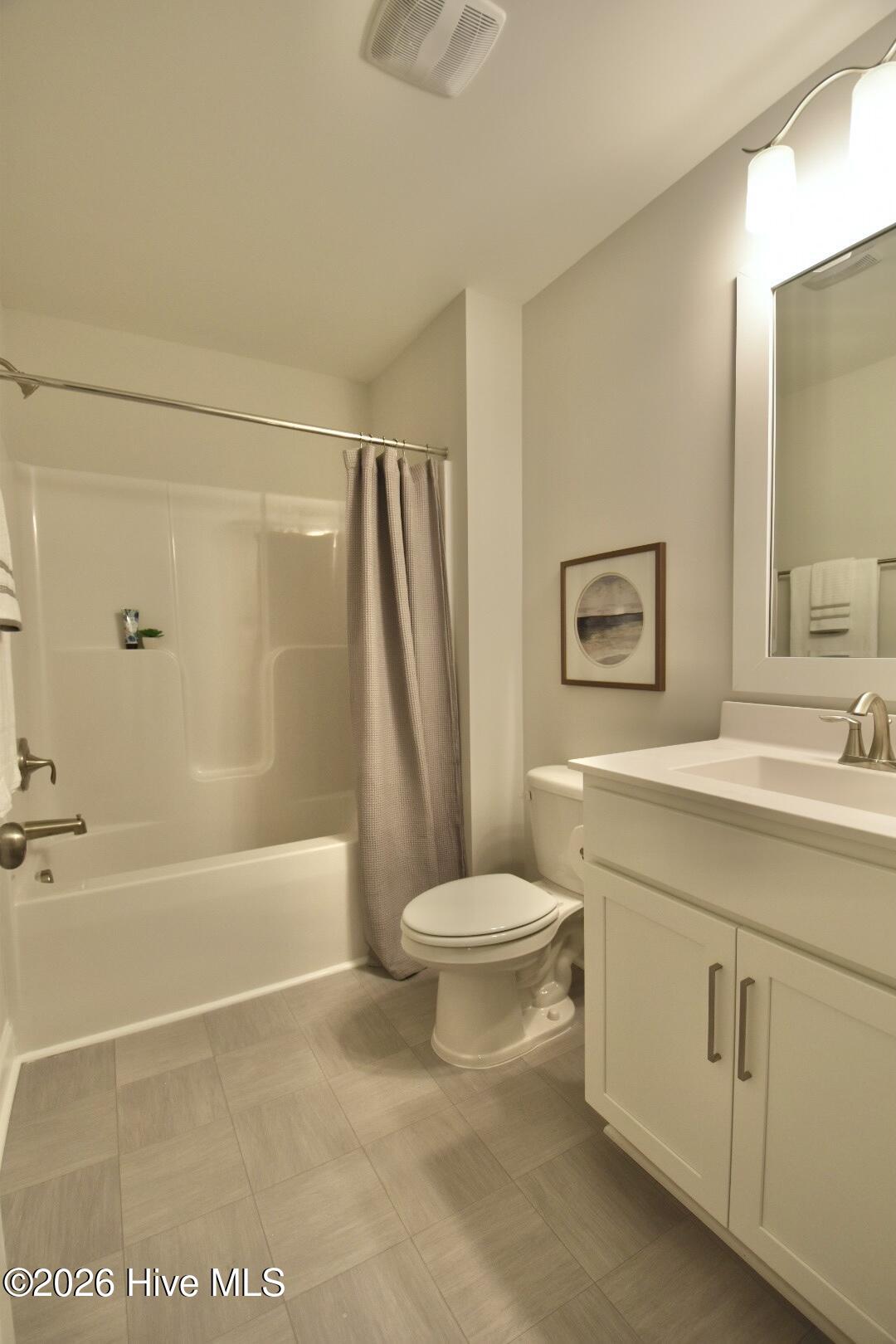 100560518 | Photo 19