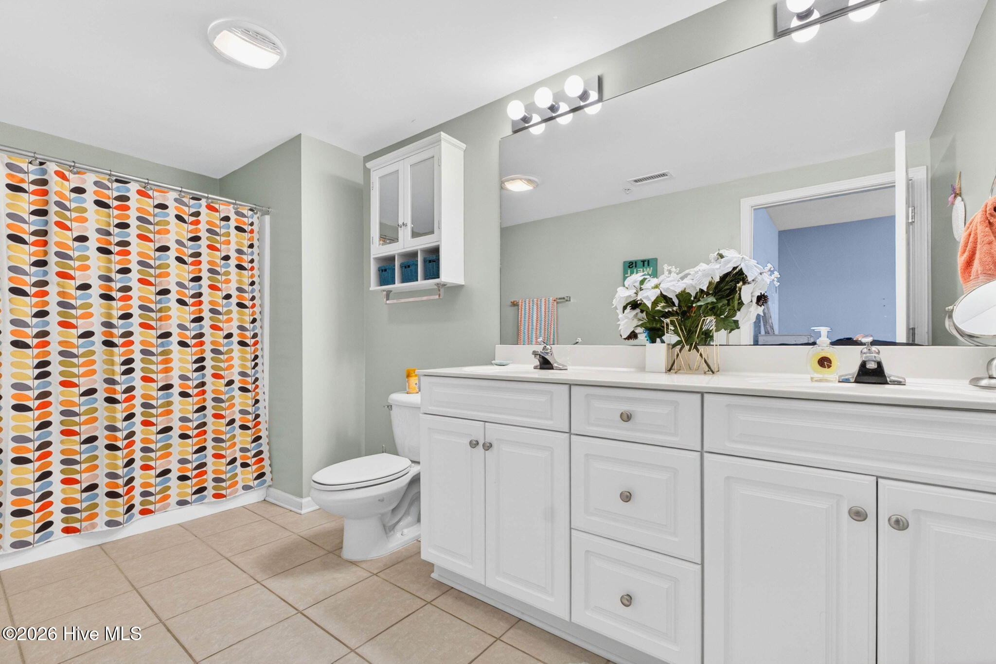 100562066 | Photo 30