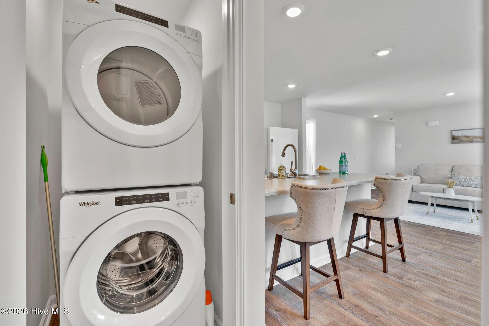 100563987 | Photo 20