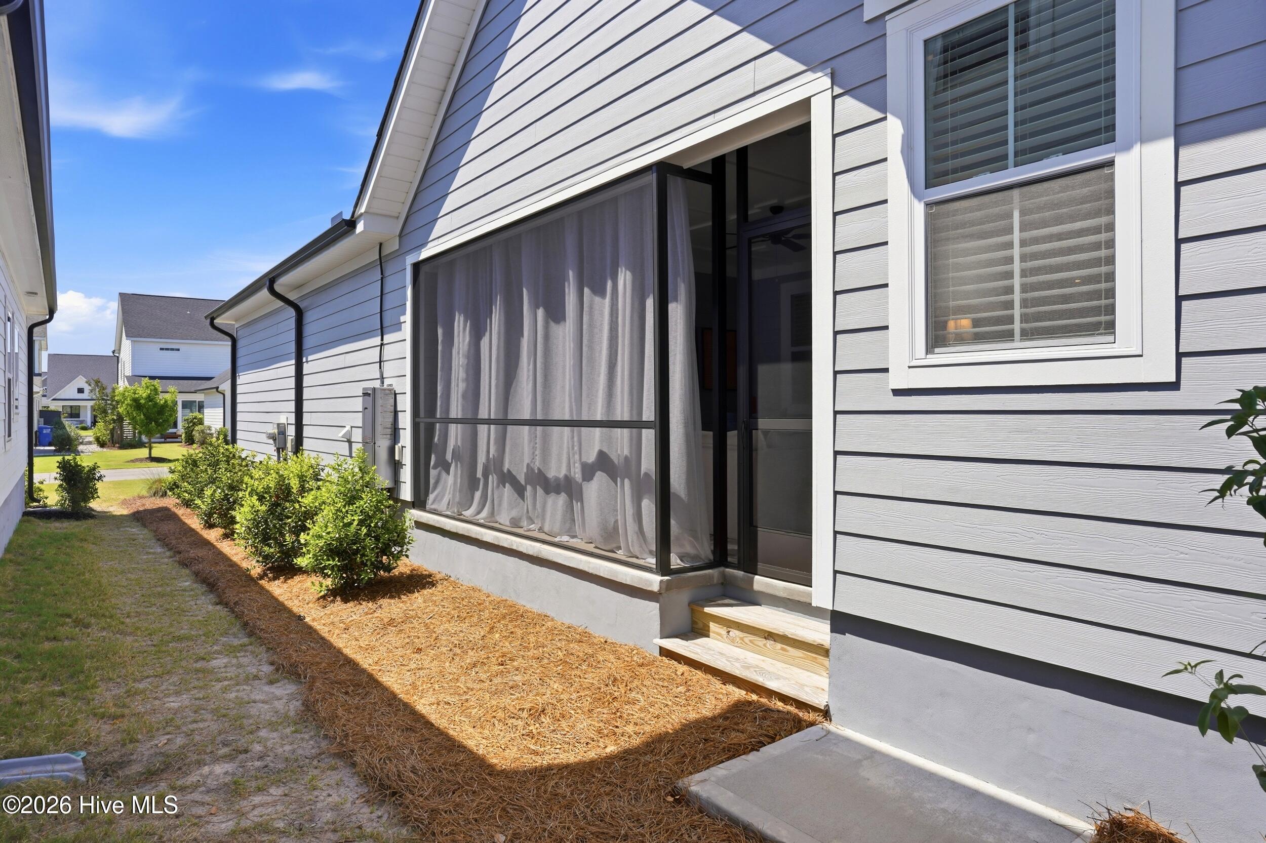 100569050 | Photo 38