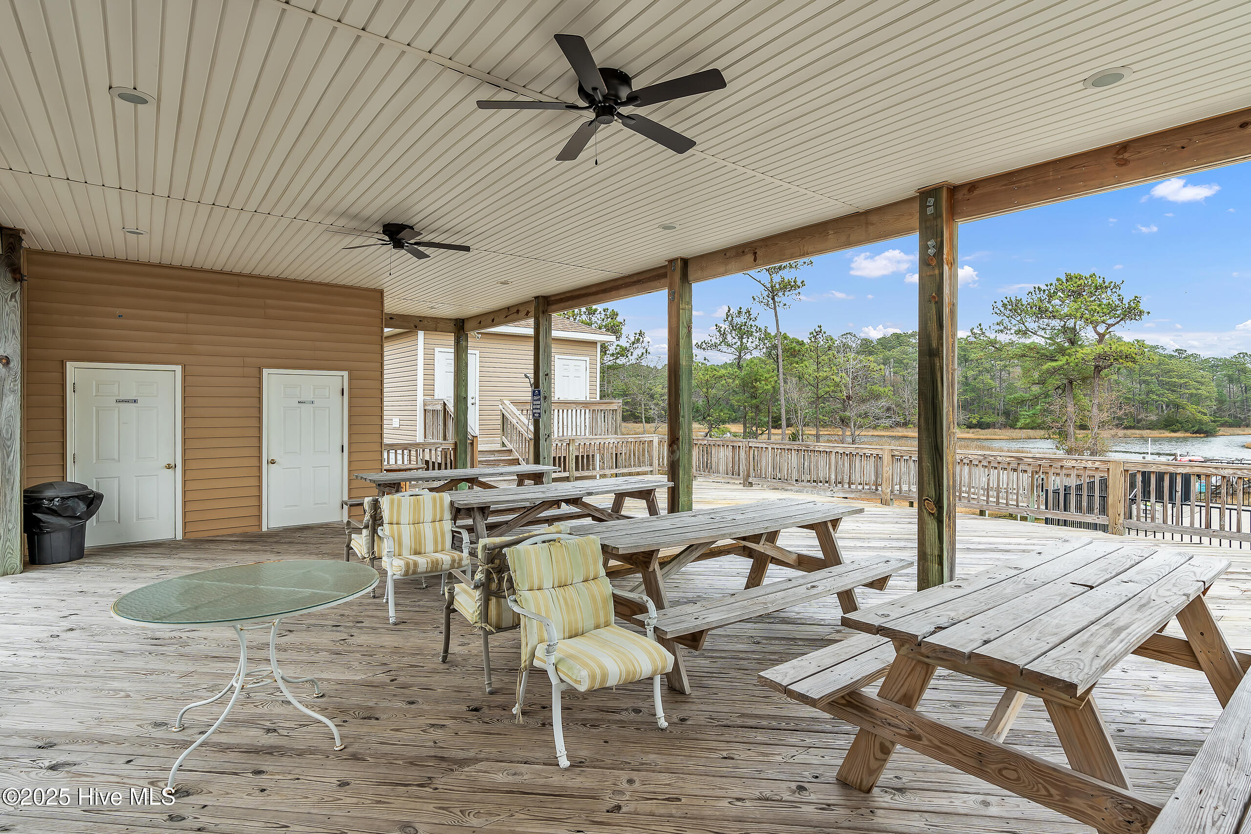 100546927 | Photo 59