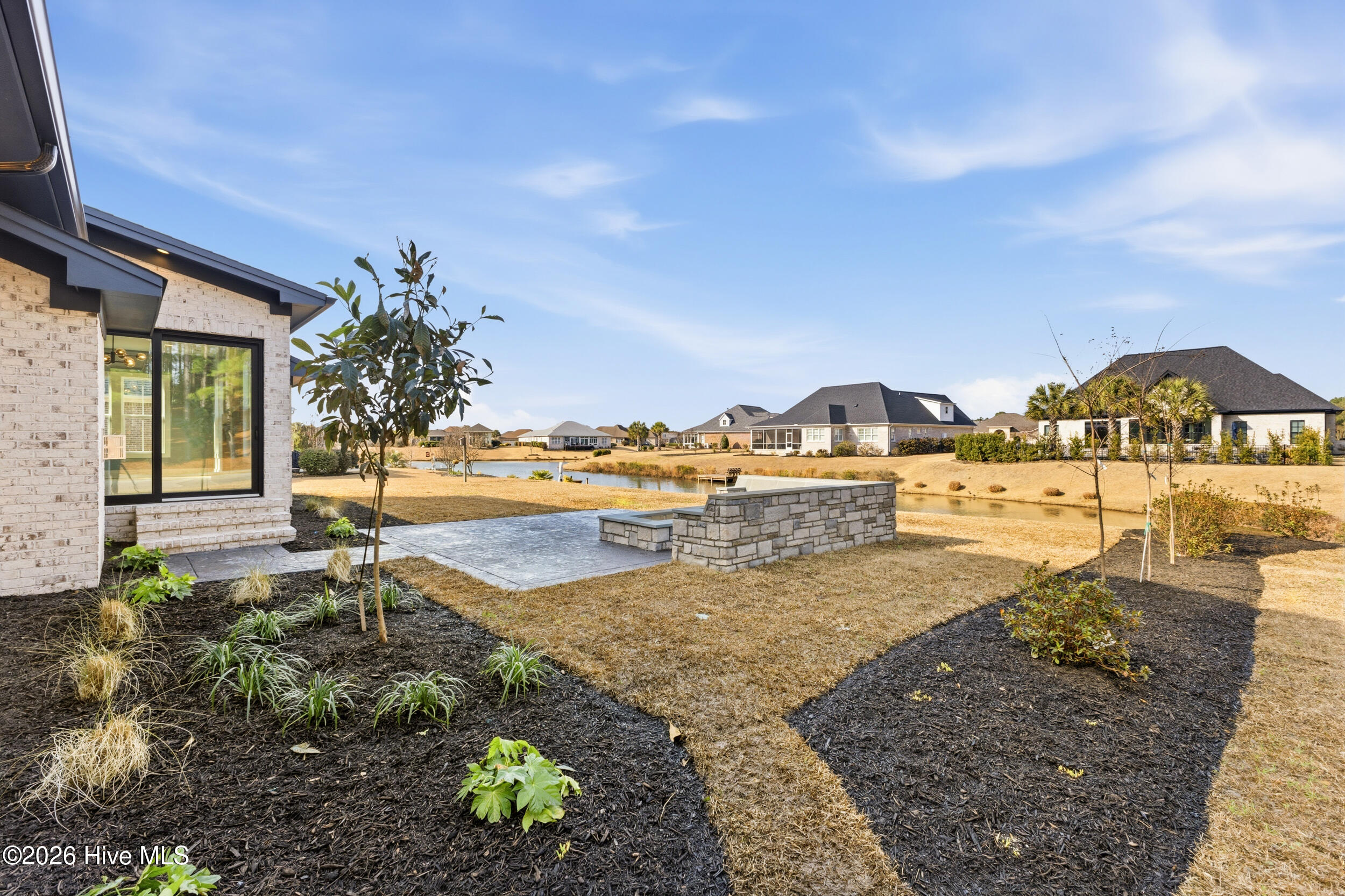 100556188 | Photo 36