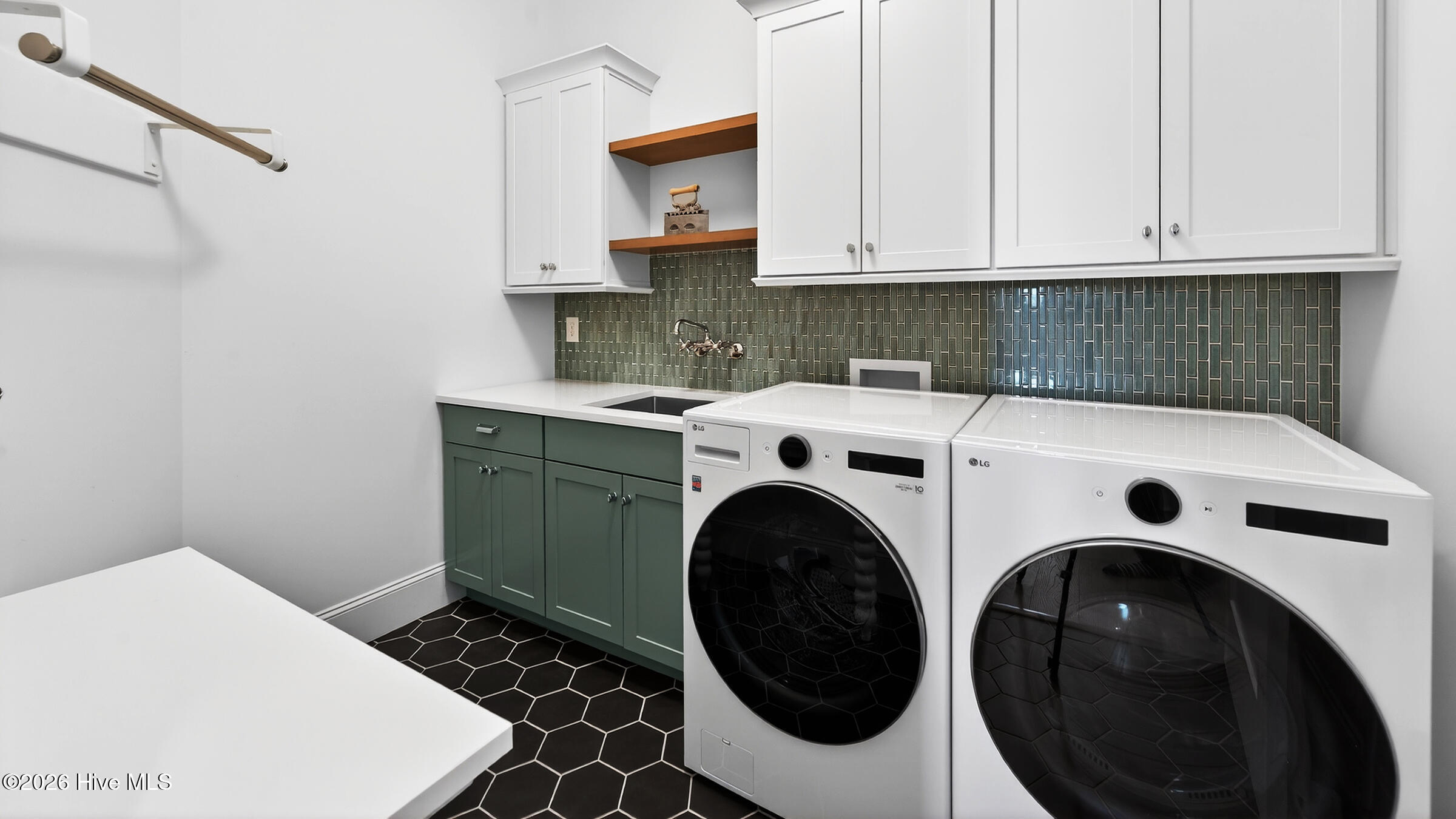 1196 Seasons End Lane, Grimesland, NC, 27837