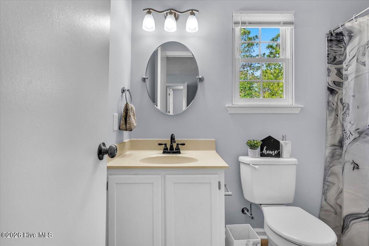 100566247 | Photo 35