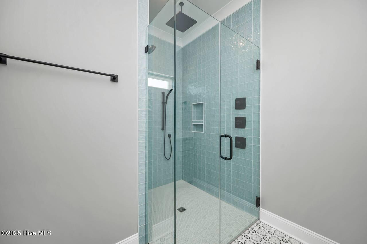 100527522 | Photo 77