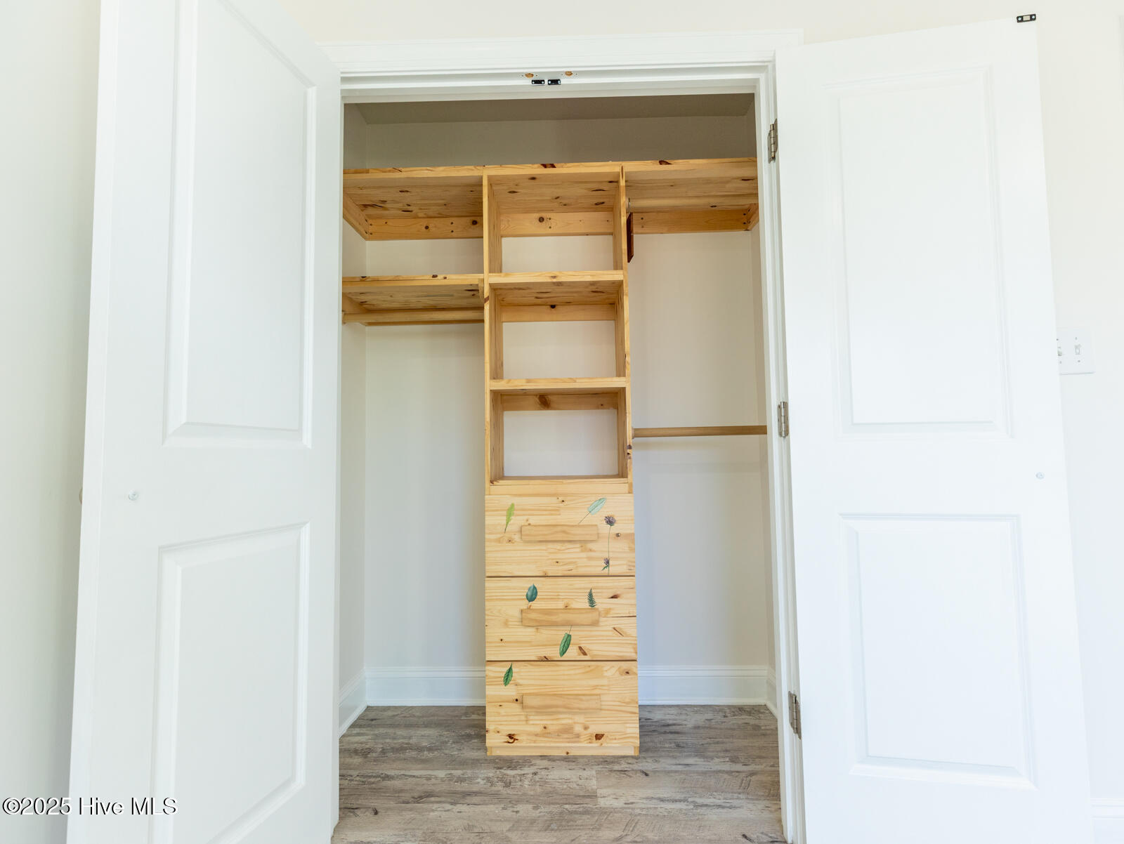 100546251 | Photo 36