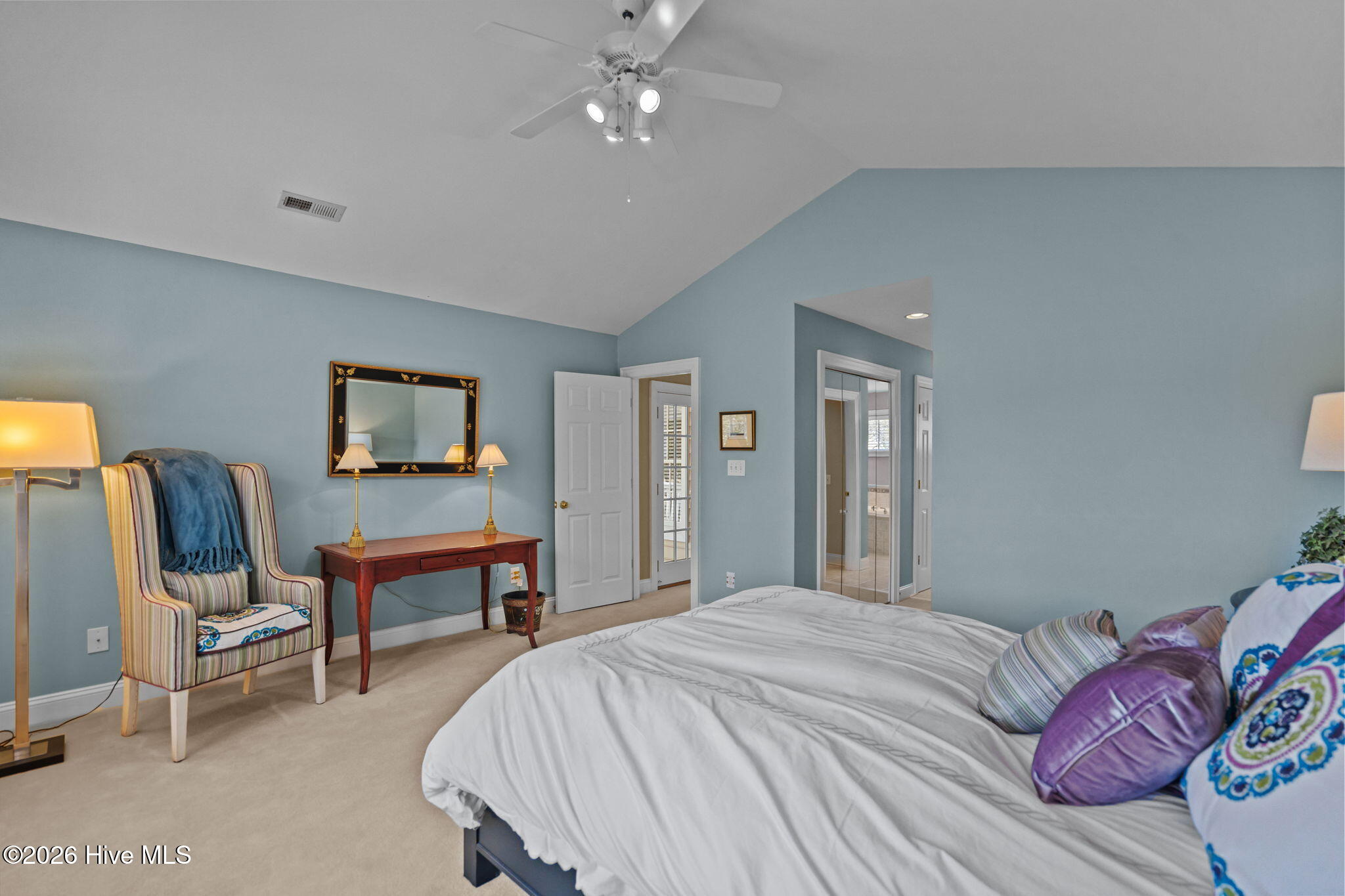 100554468 | Photo 40