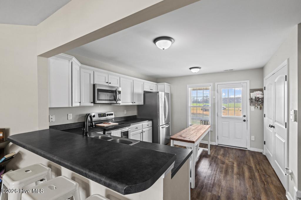 152 Cornerstone Drive, Beulaville, NC 28518 – photo 9: kitchen 1