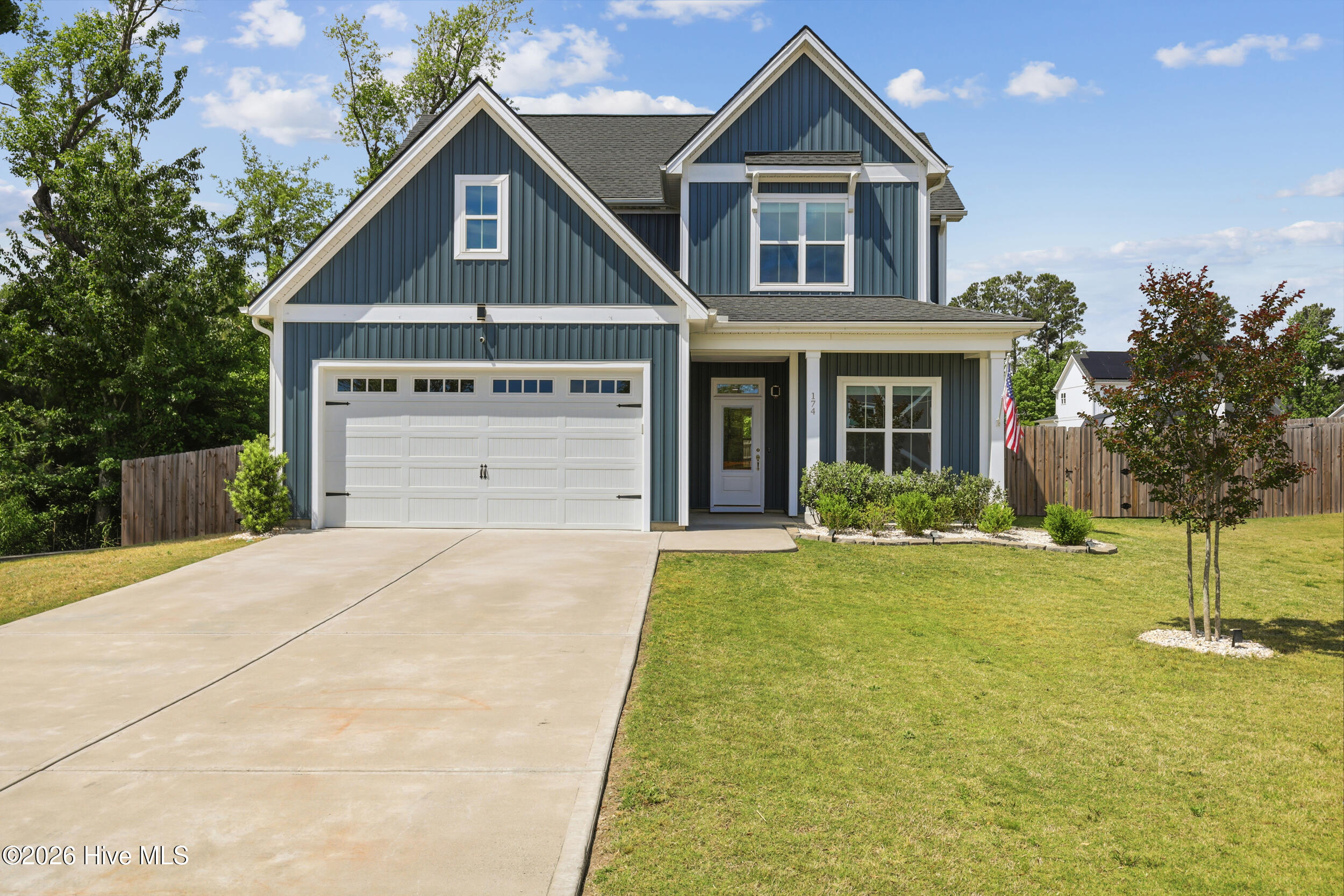 100570629 | Photo 51