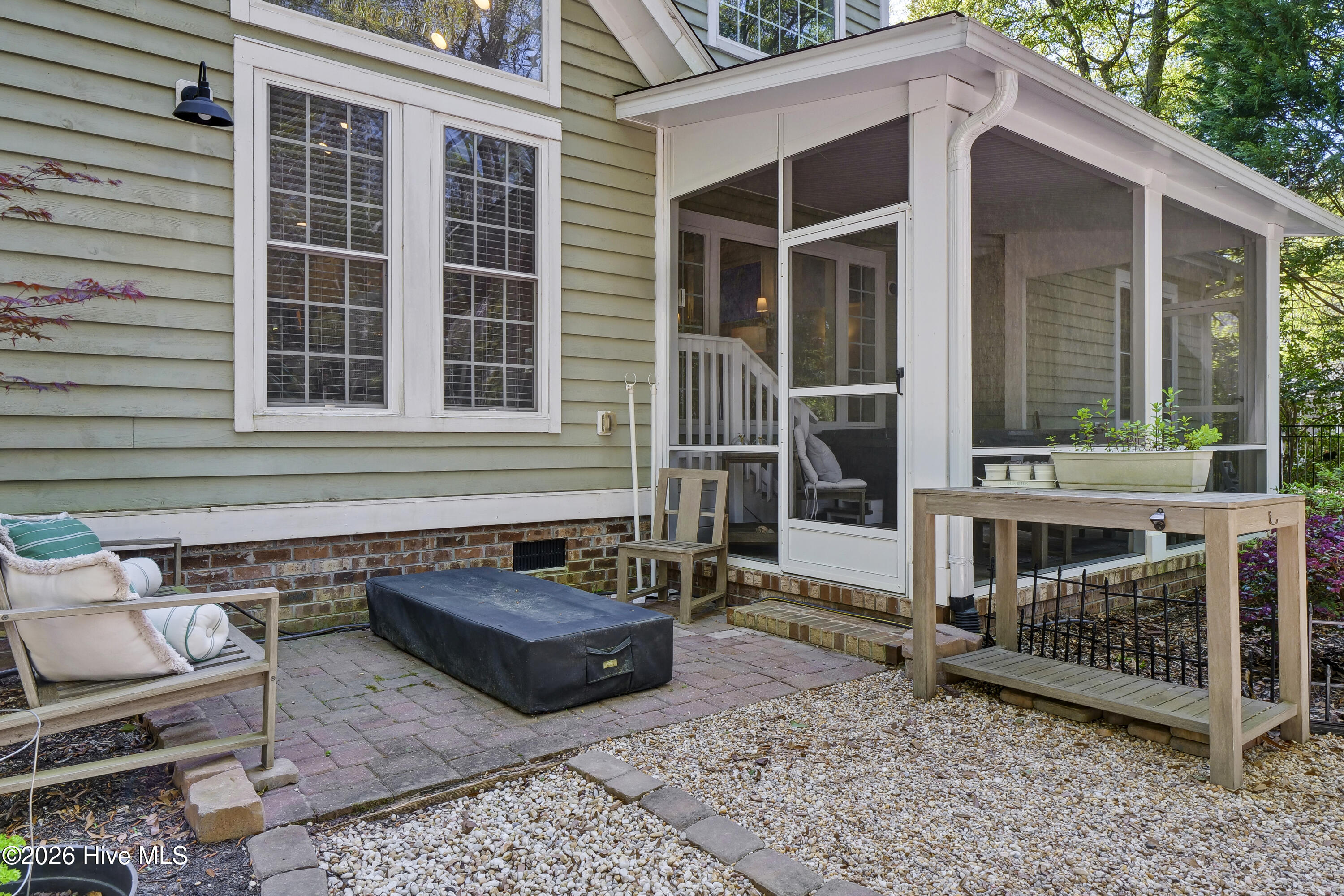 100563918 | Photo 50