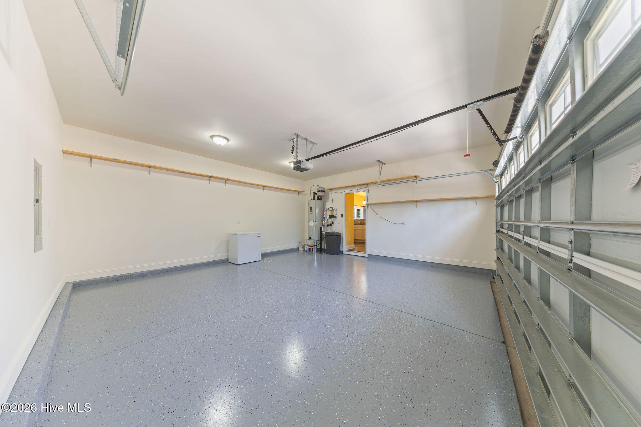 100548283 | Photo 29