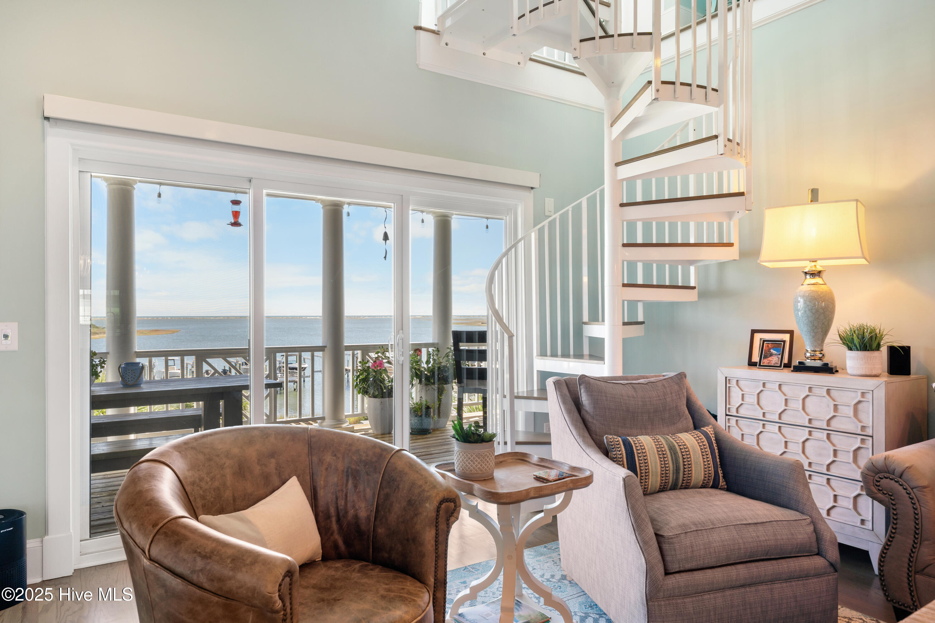 100541249 | Photo 53