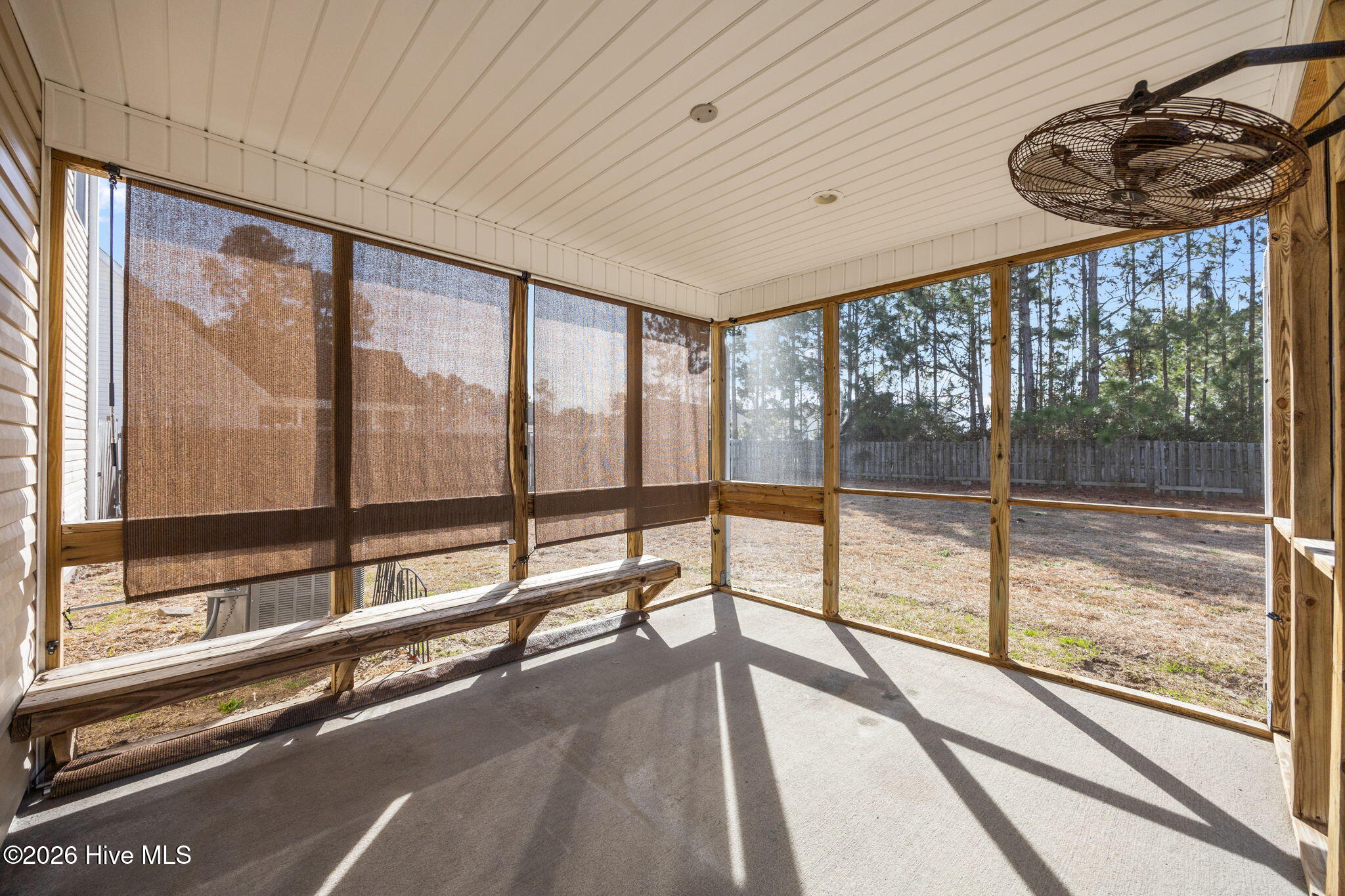 100549557 | Photo 40