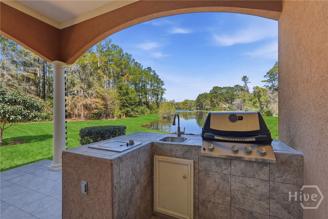 Outdoor Kitchen