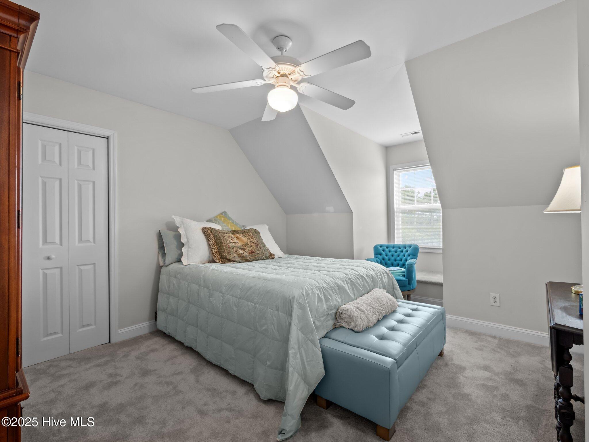 100513840 | Photo 26