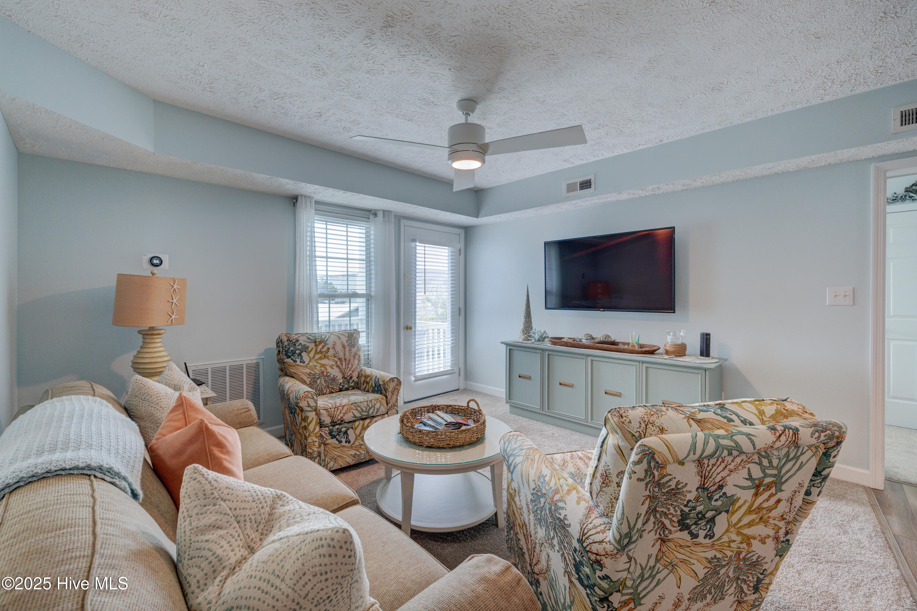 100498855 | Photo 12