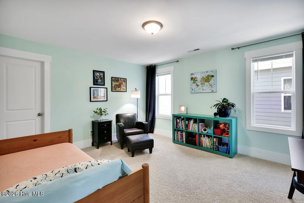 100549849 | Photo 31