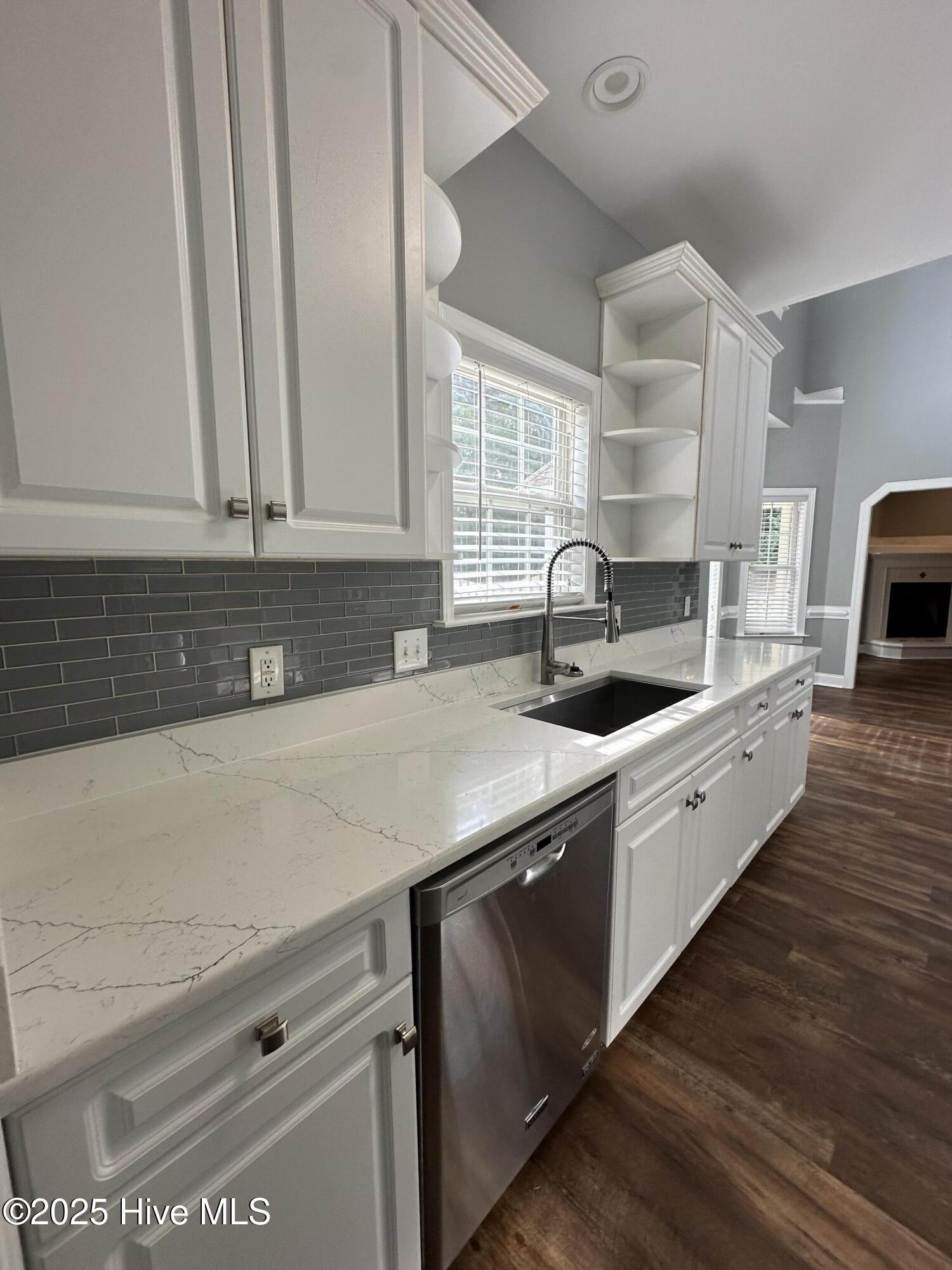 100524744 | Photo 17