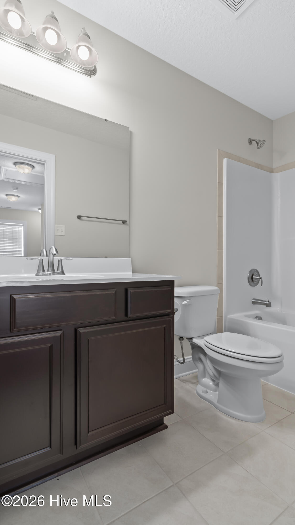 100563871 | Photo 18