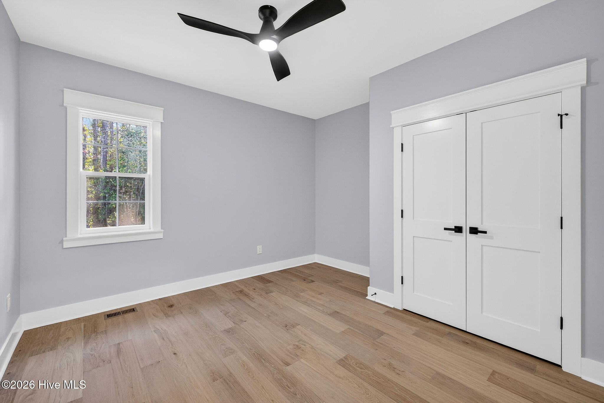 100548792 | Photo 34