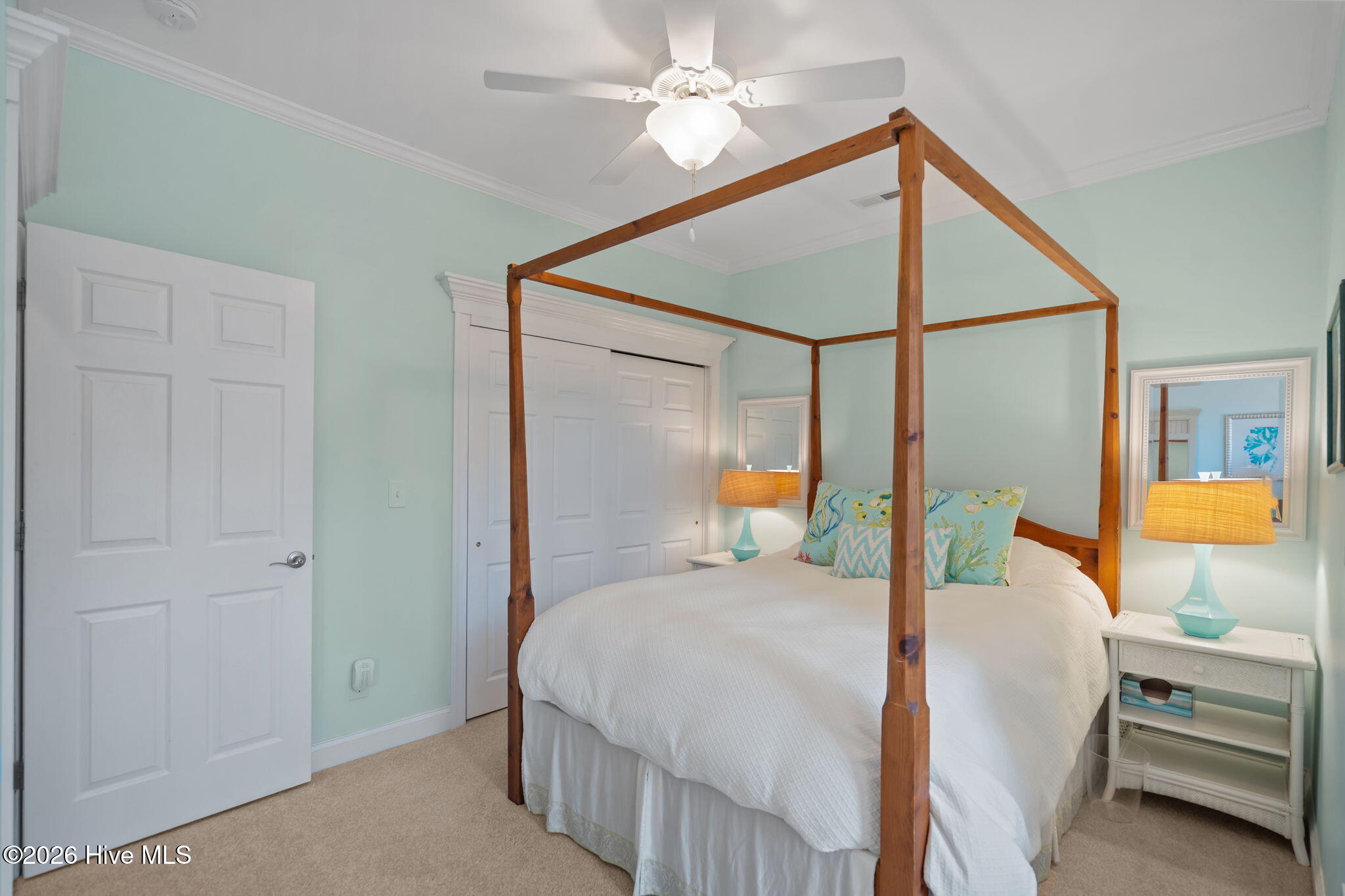 100560775 | Photo 33