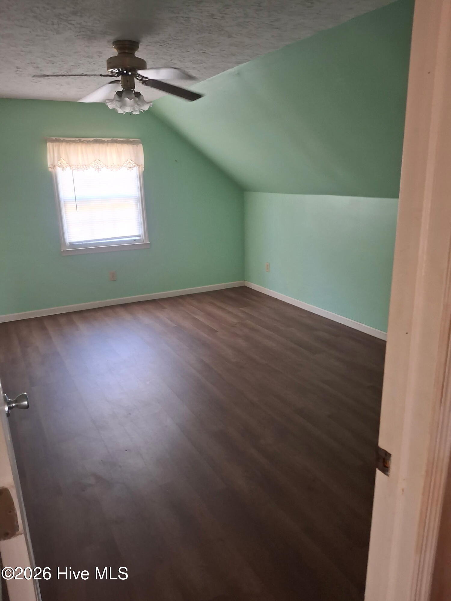 100559129 | Photo 22