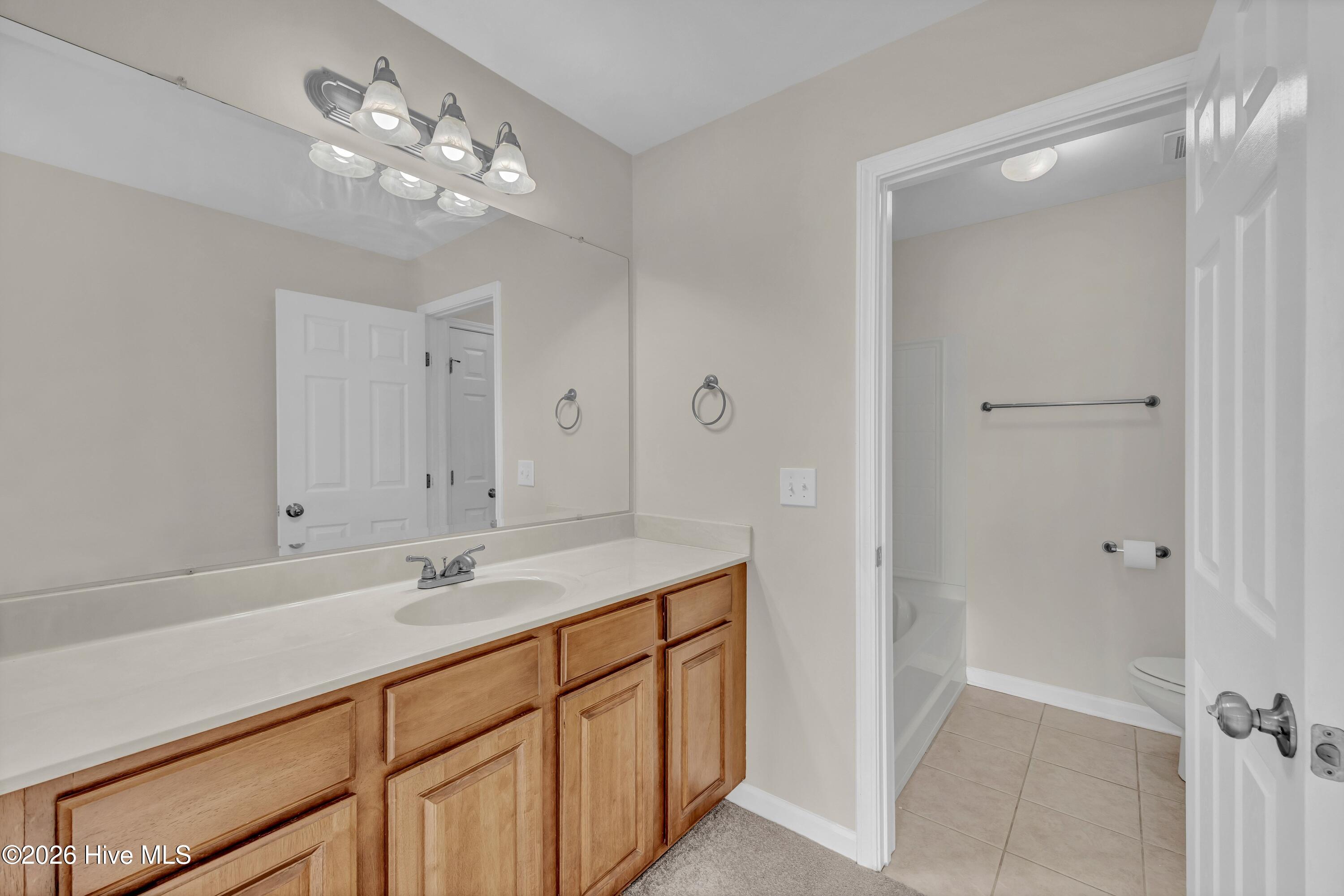 100557951 | Photo 23