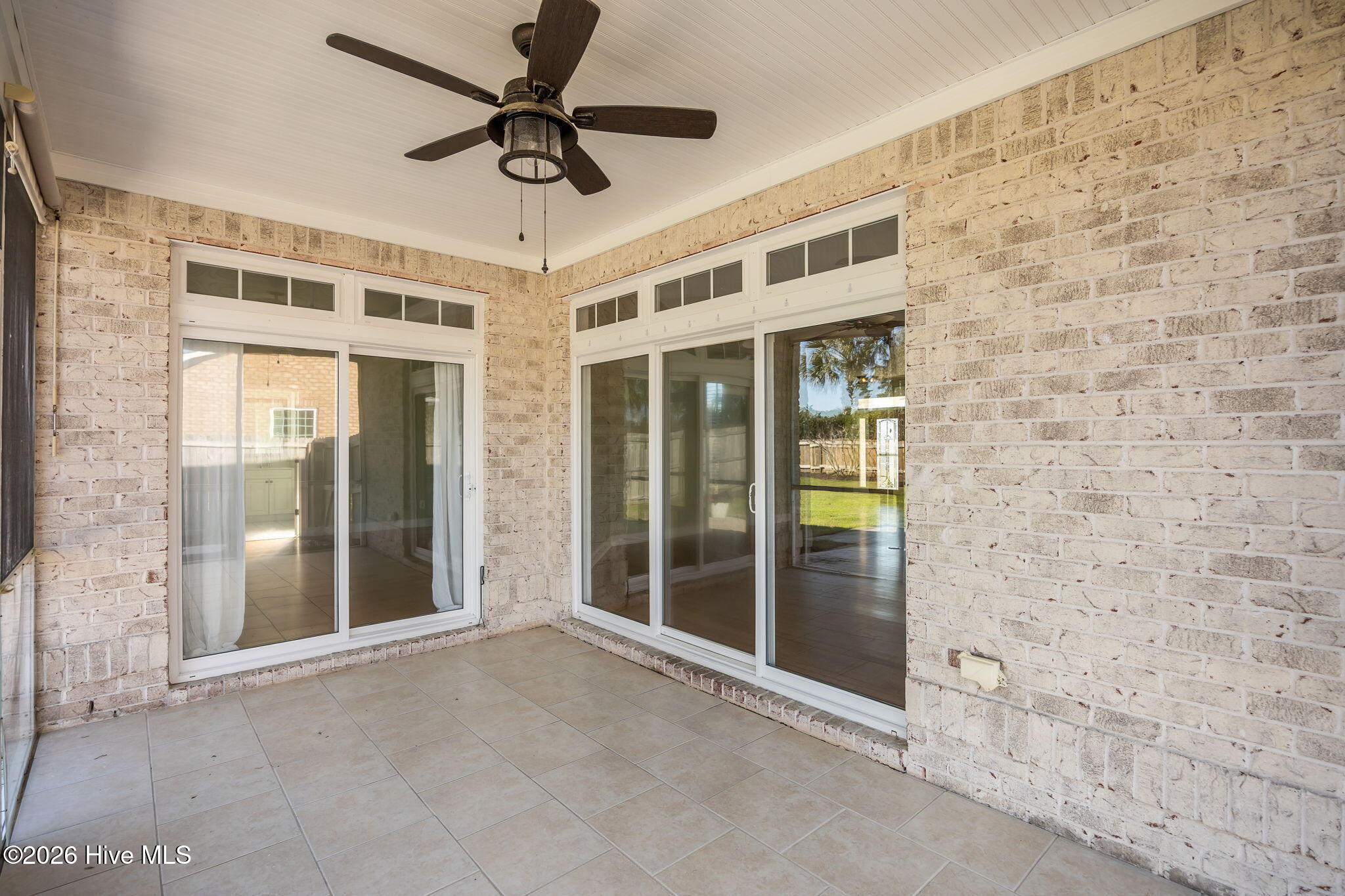 100561261 | Photo 49