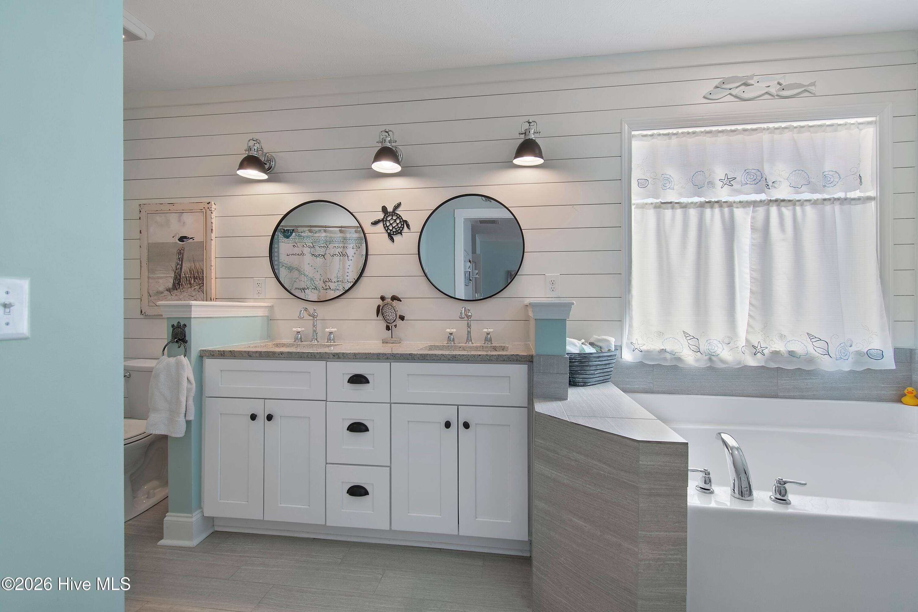 100556546 | Photo 22