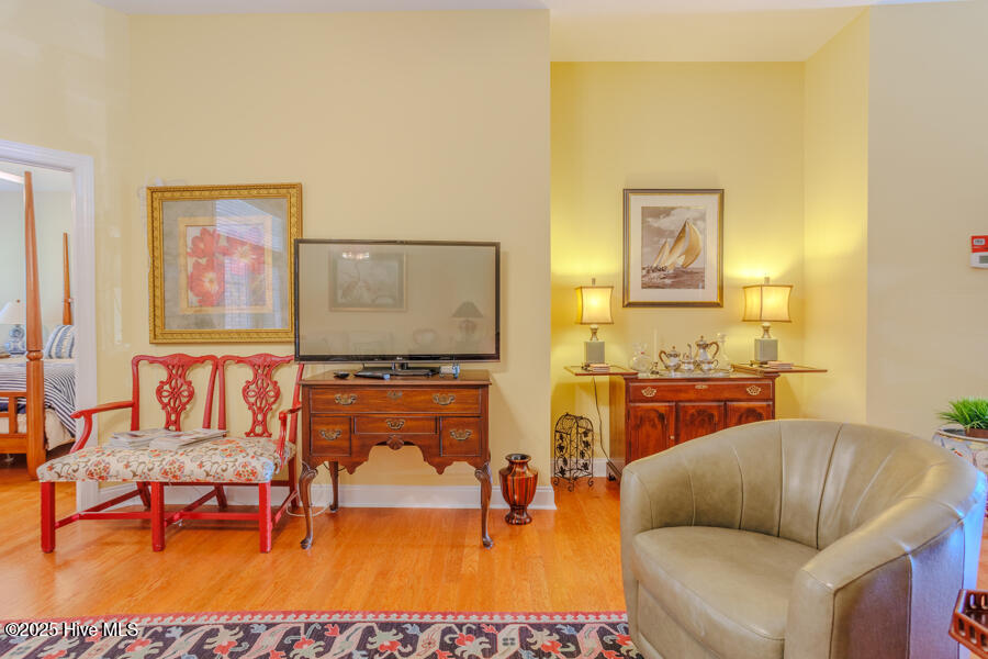 100533866 | Photo 22