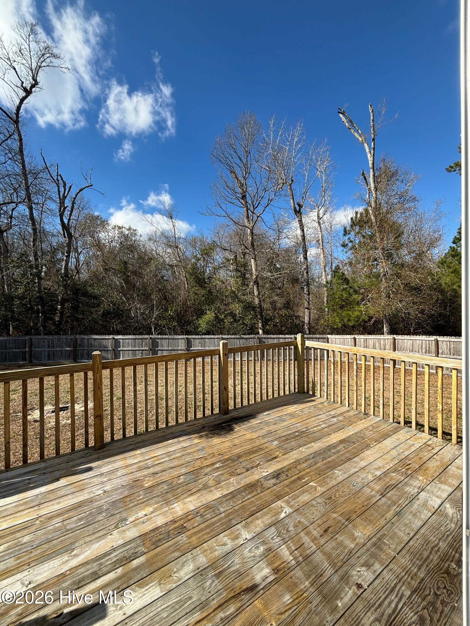 100557628 | Photo 40