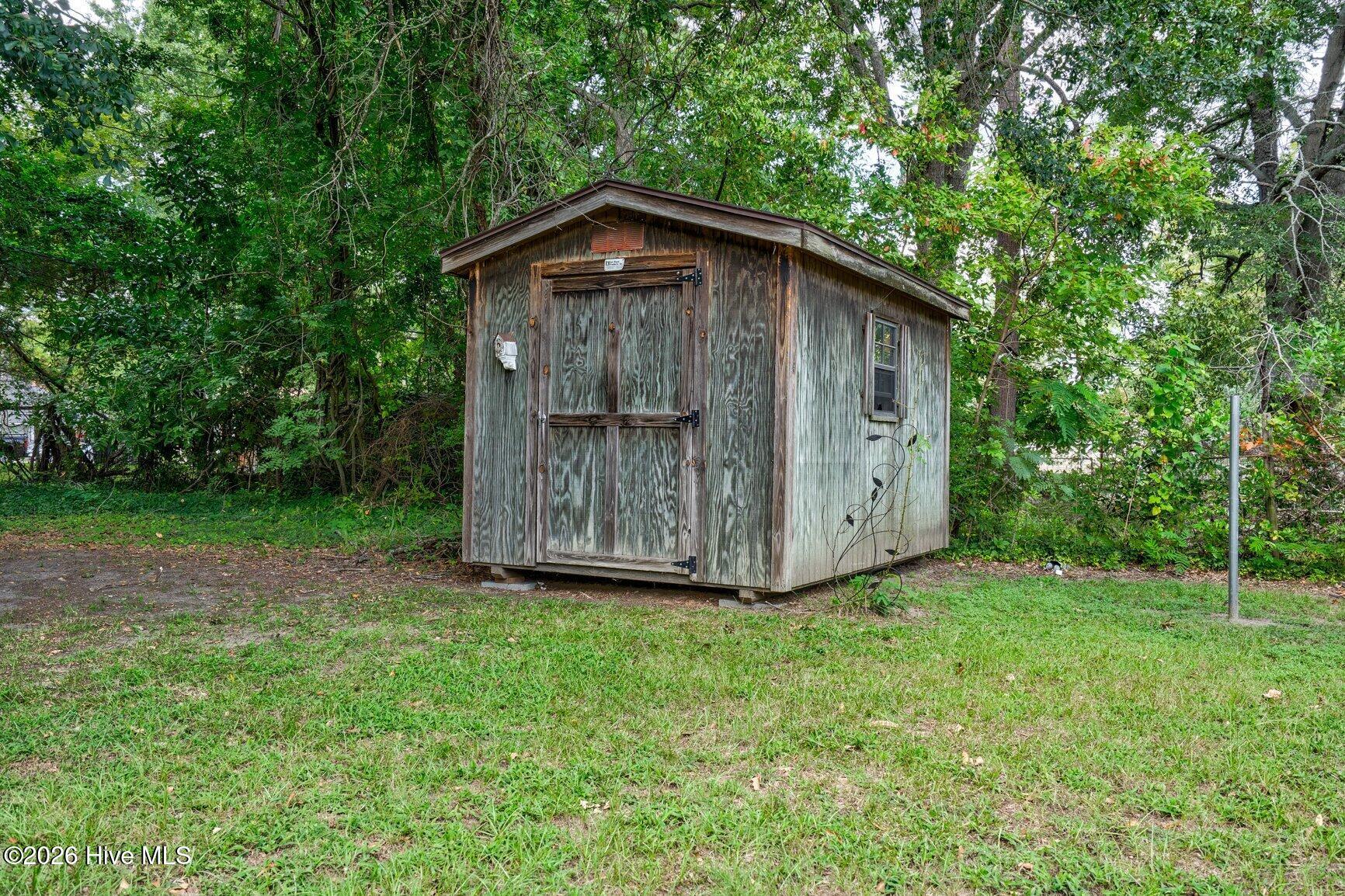 Exterior photo of 302 W 1st Street, Tarboro, NC 27886. MLS: 100603247