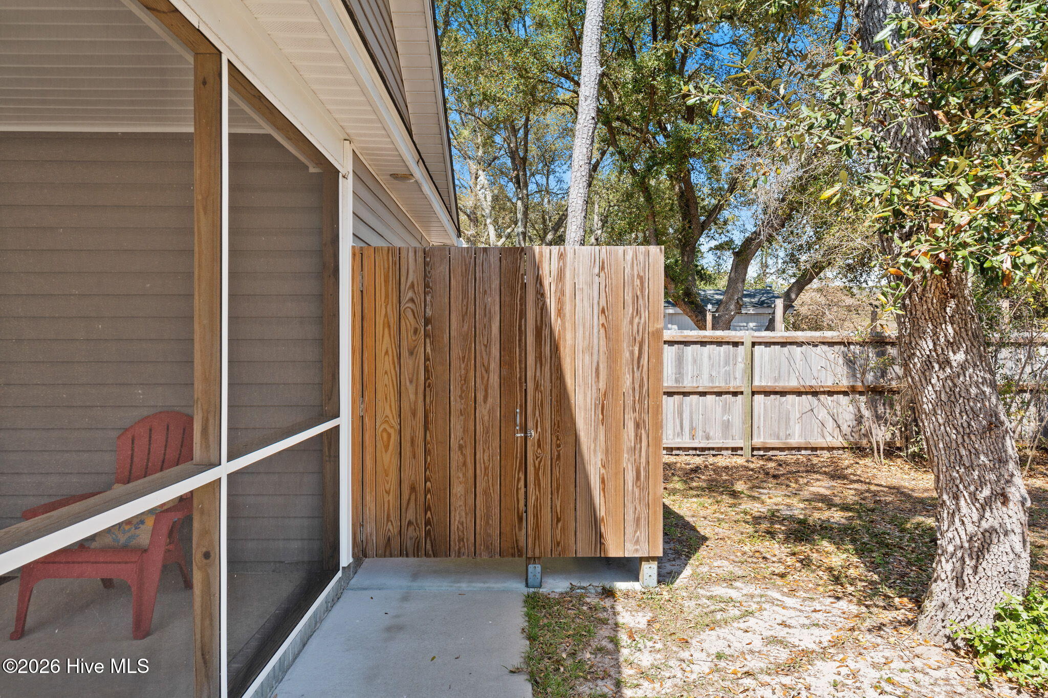 100564601 | Photo 37