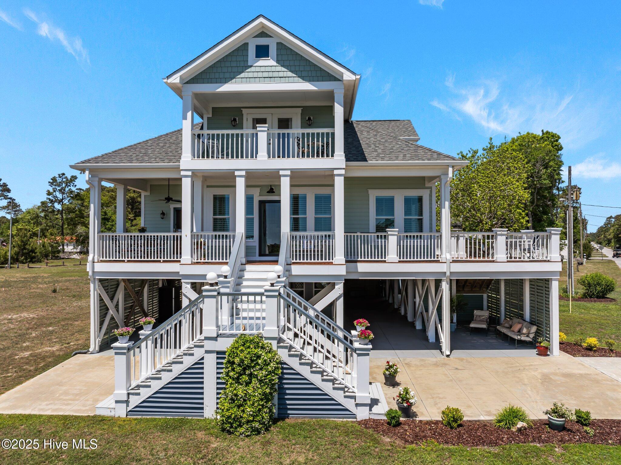 100532890 | Photo 65