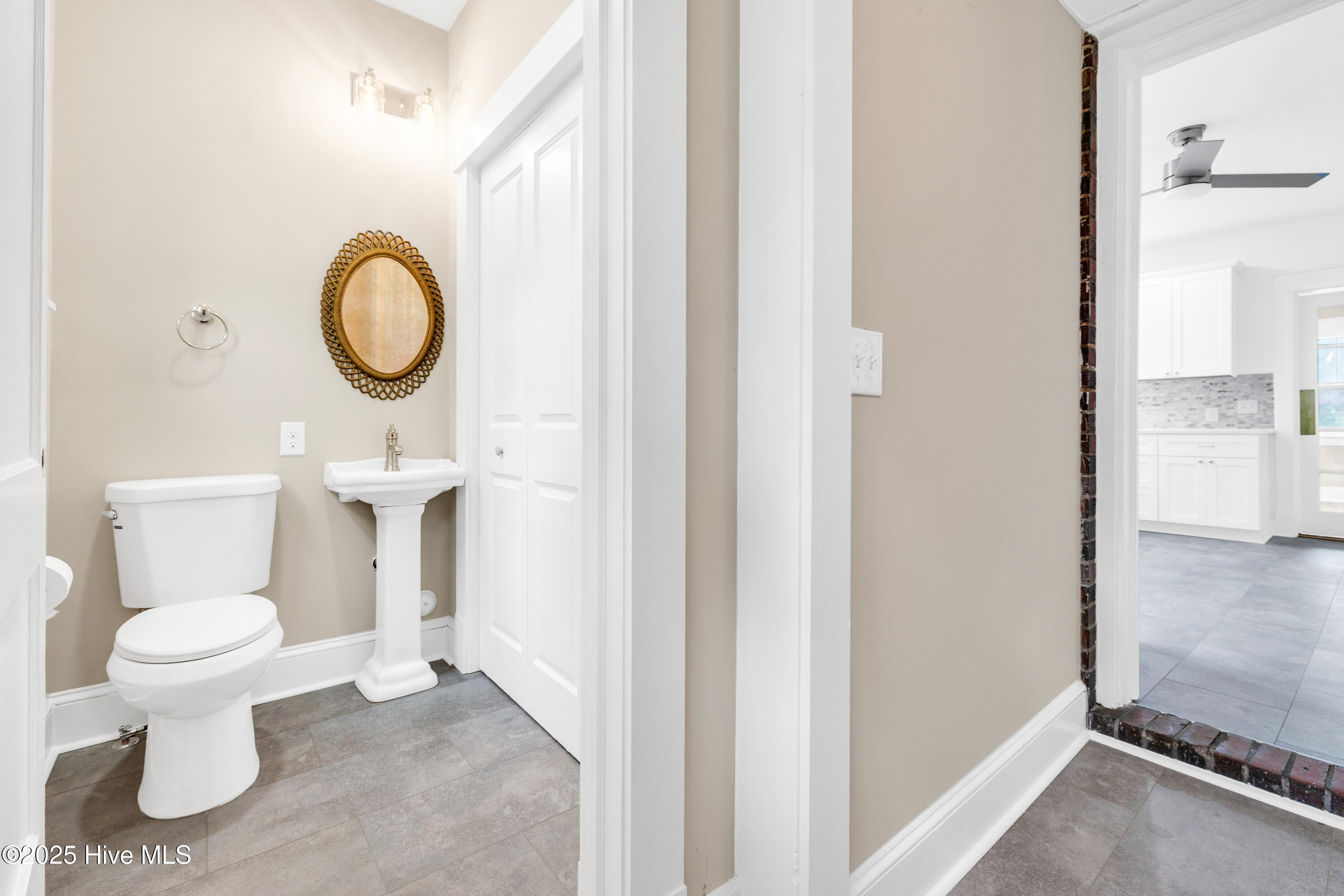 100522192 | Photo 19