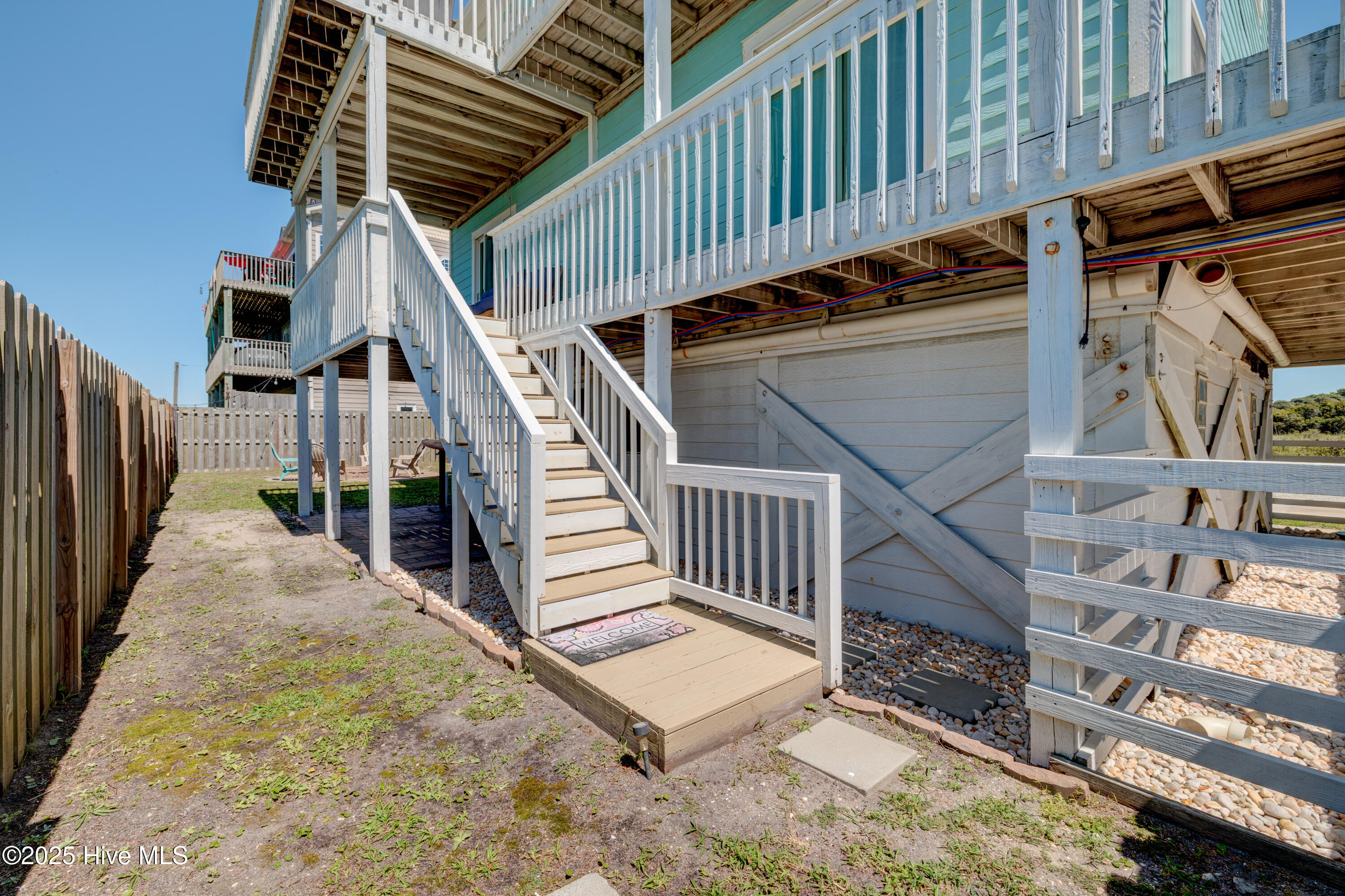 100527842 | Photo 44