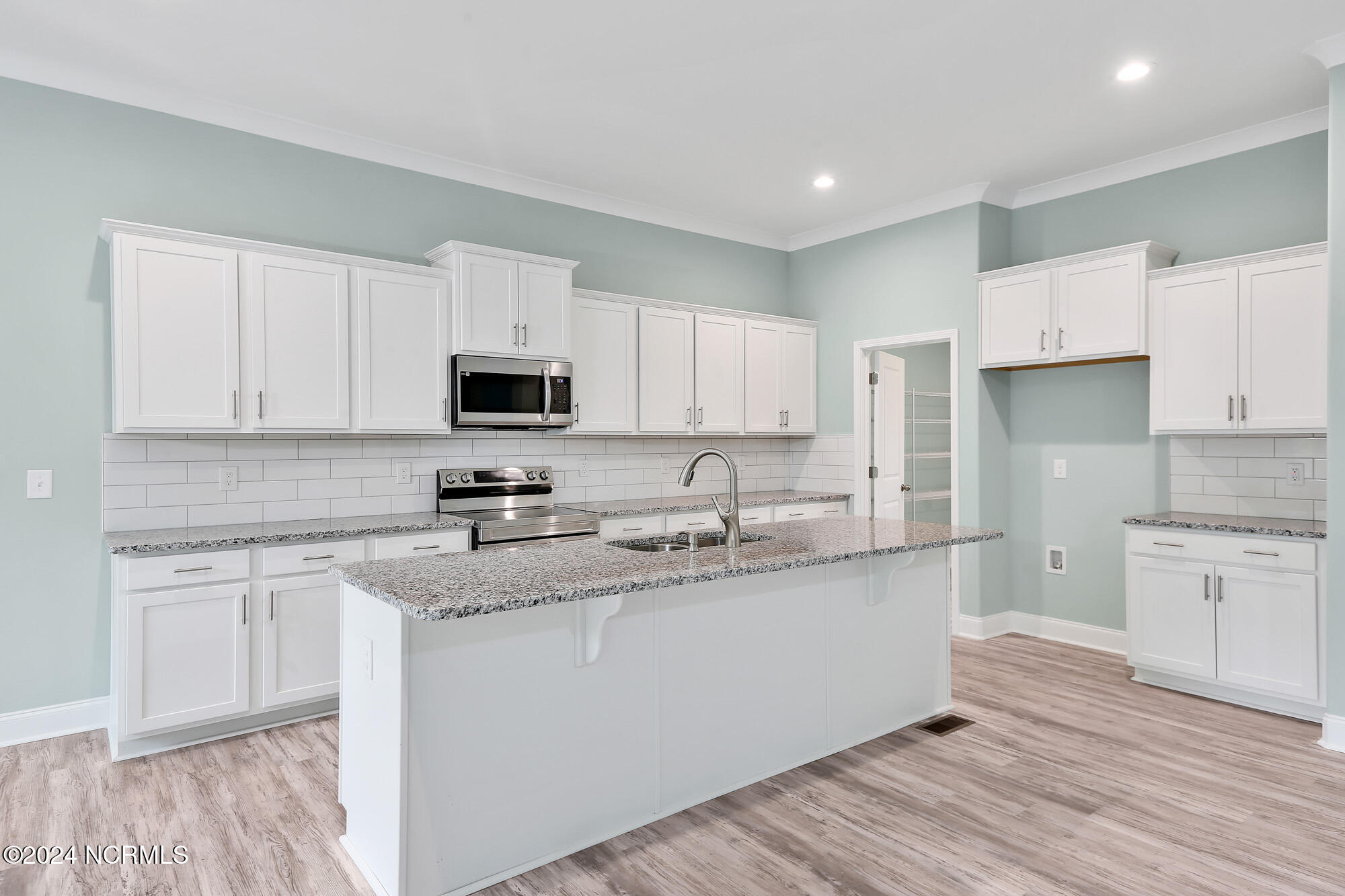 100471538 | Photo 15