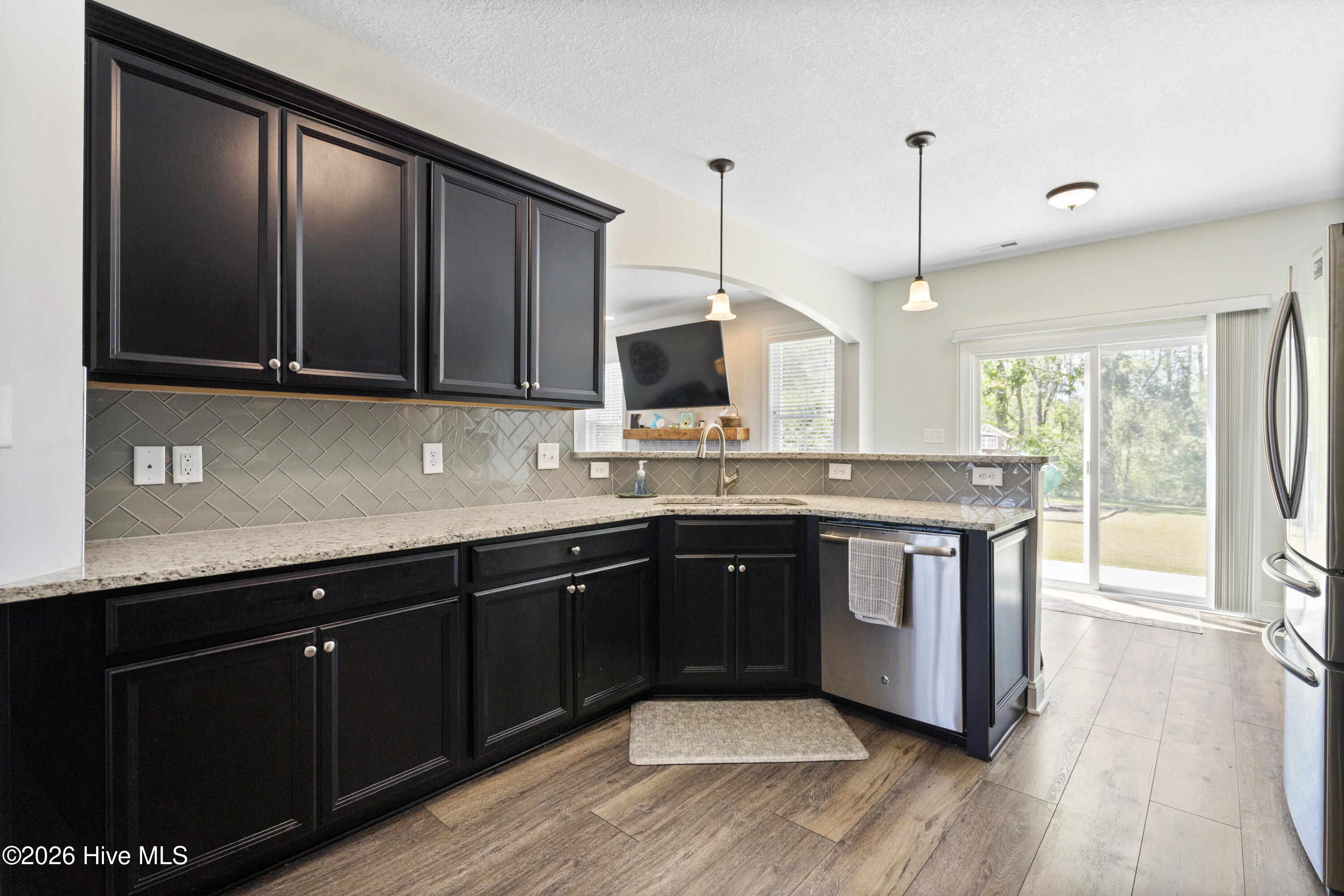 100564878 | Photo 21