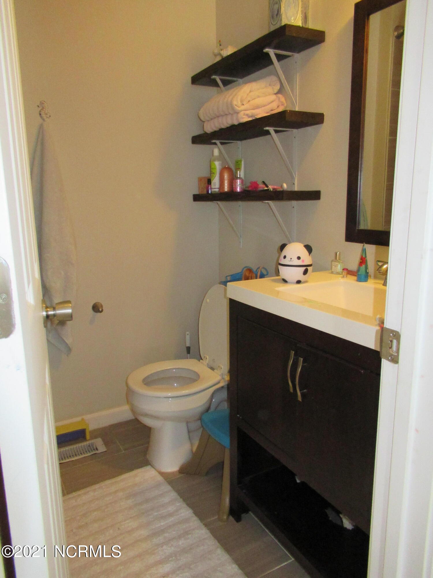 100550286 | Photo 12