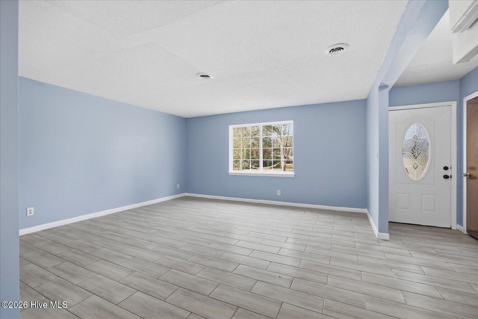 100555957 | Photo 21