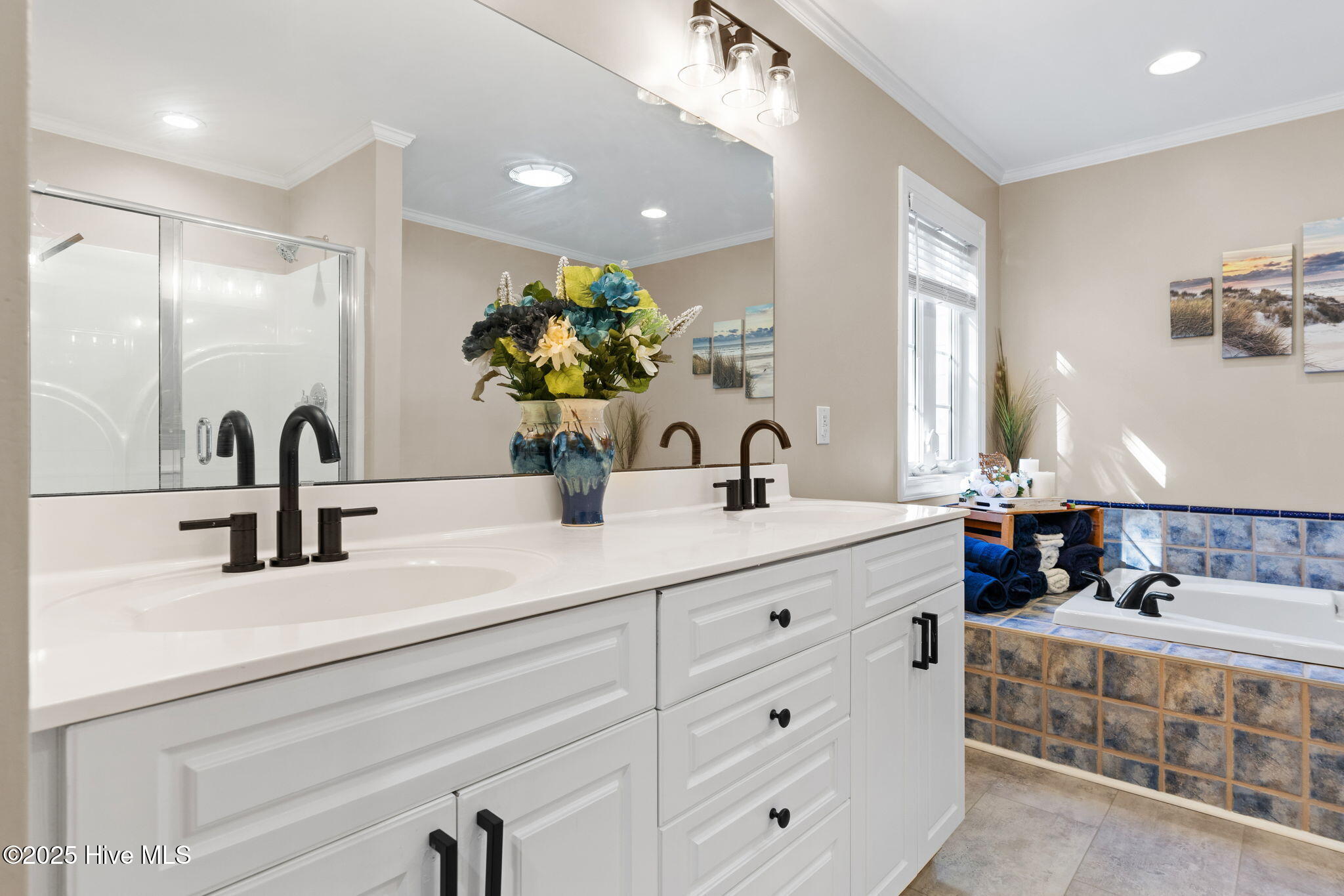 100537506 | Photo 32