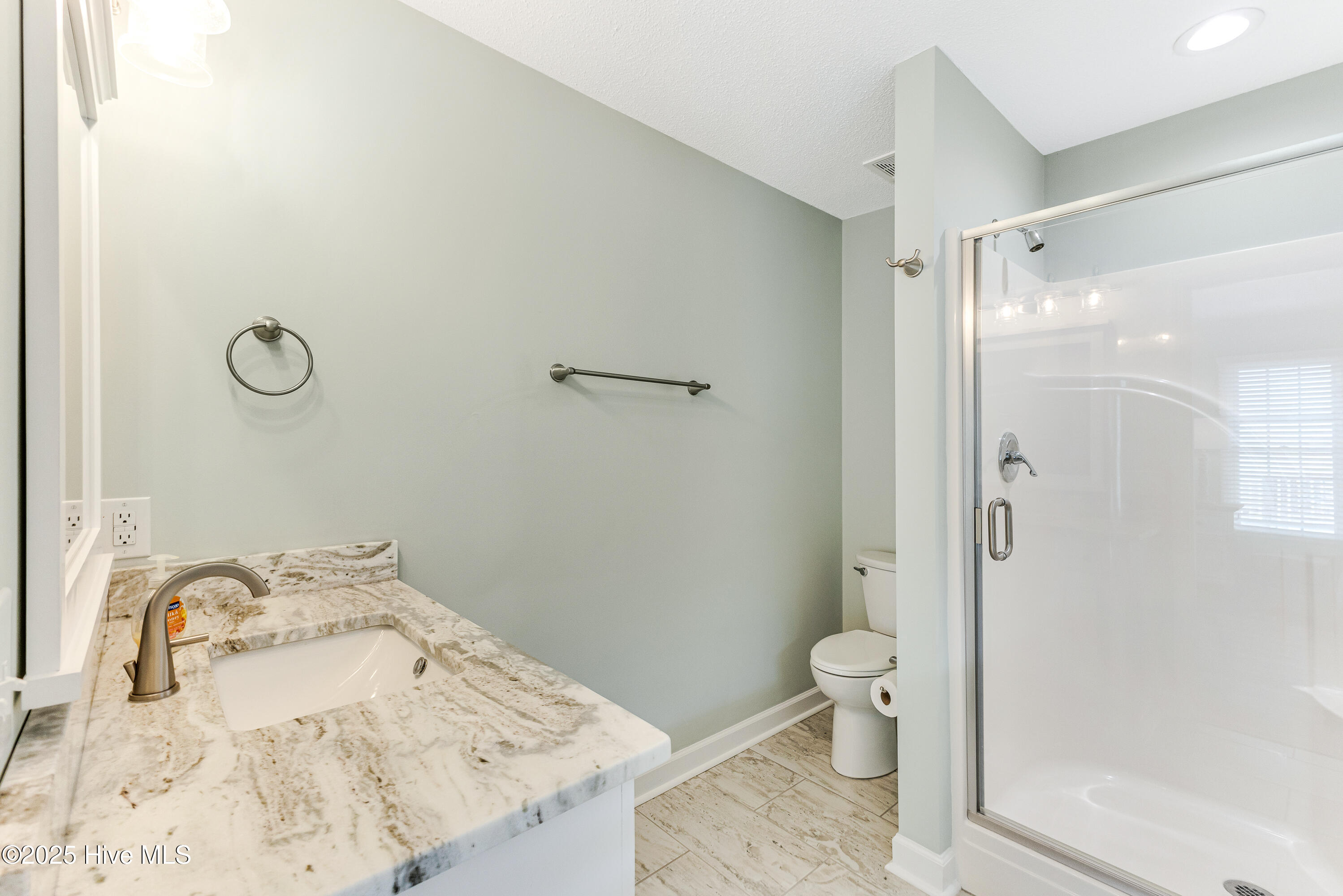 100530273 | Photo 23