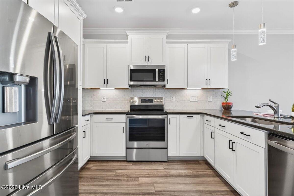 100552947 | Photo 13