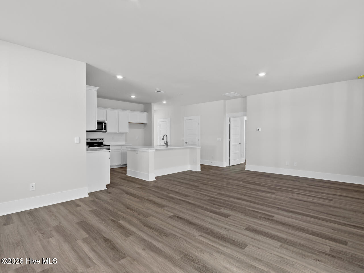 100530535 | Photo 16