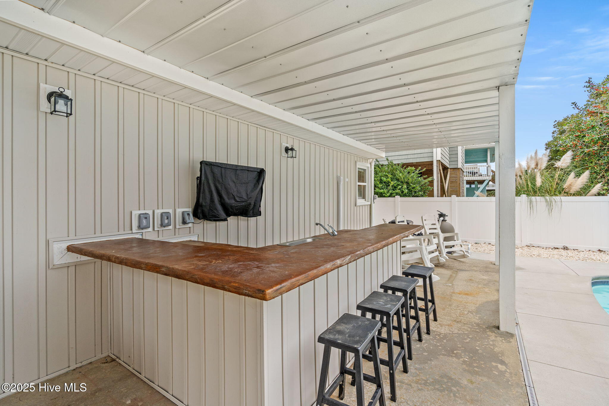 100542968 | Photo 24