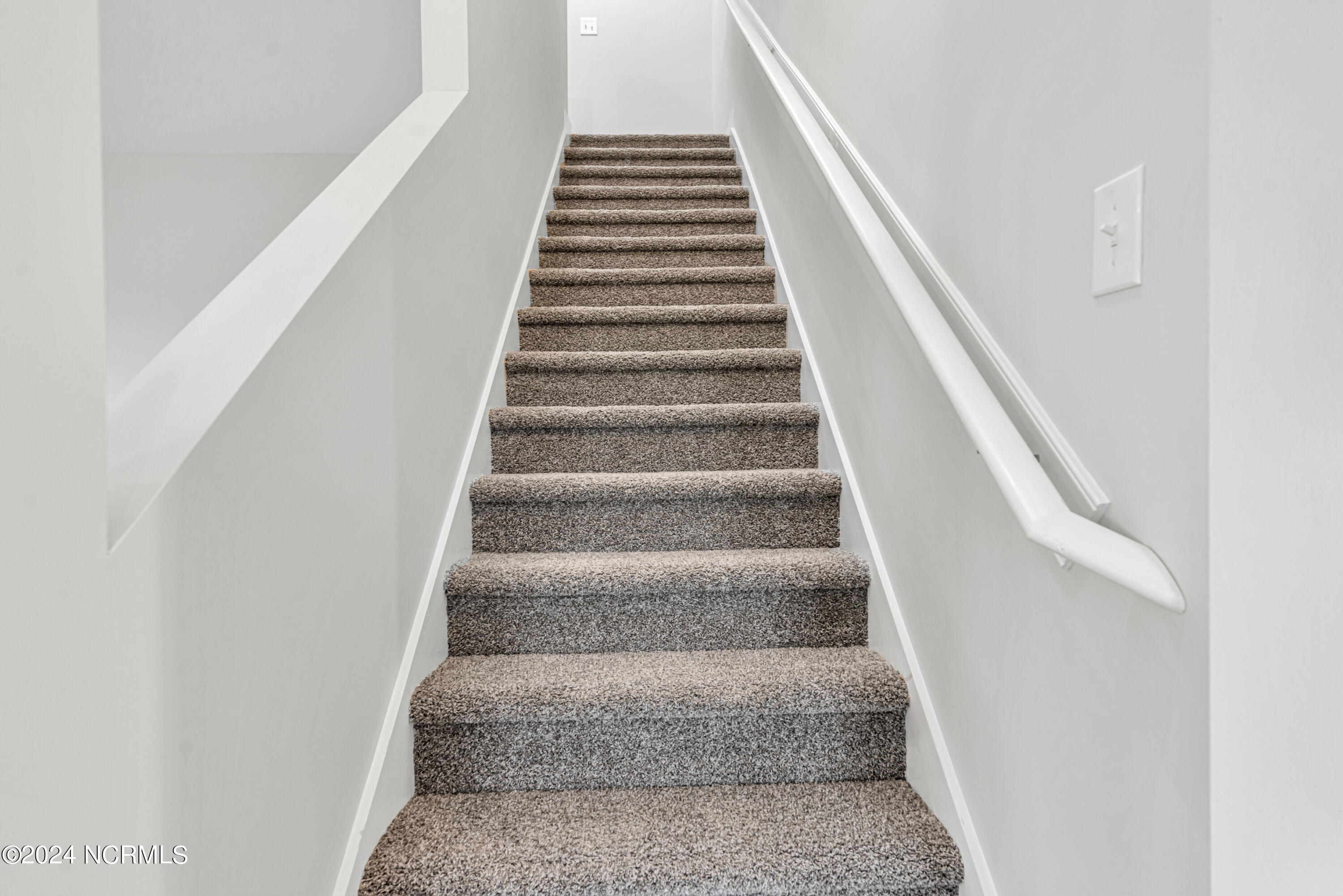 100563429 | Photo 21