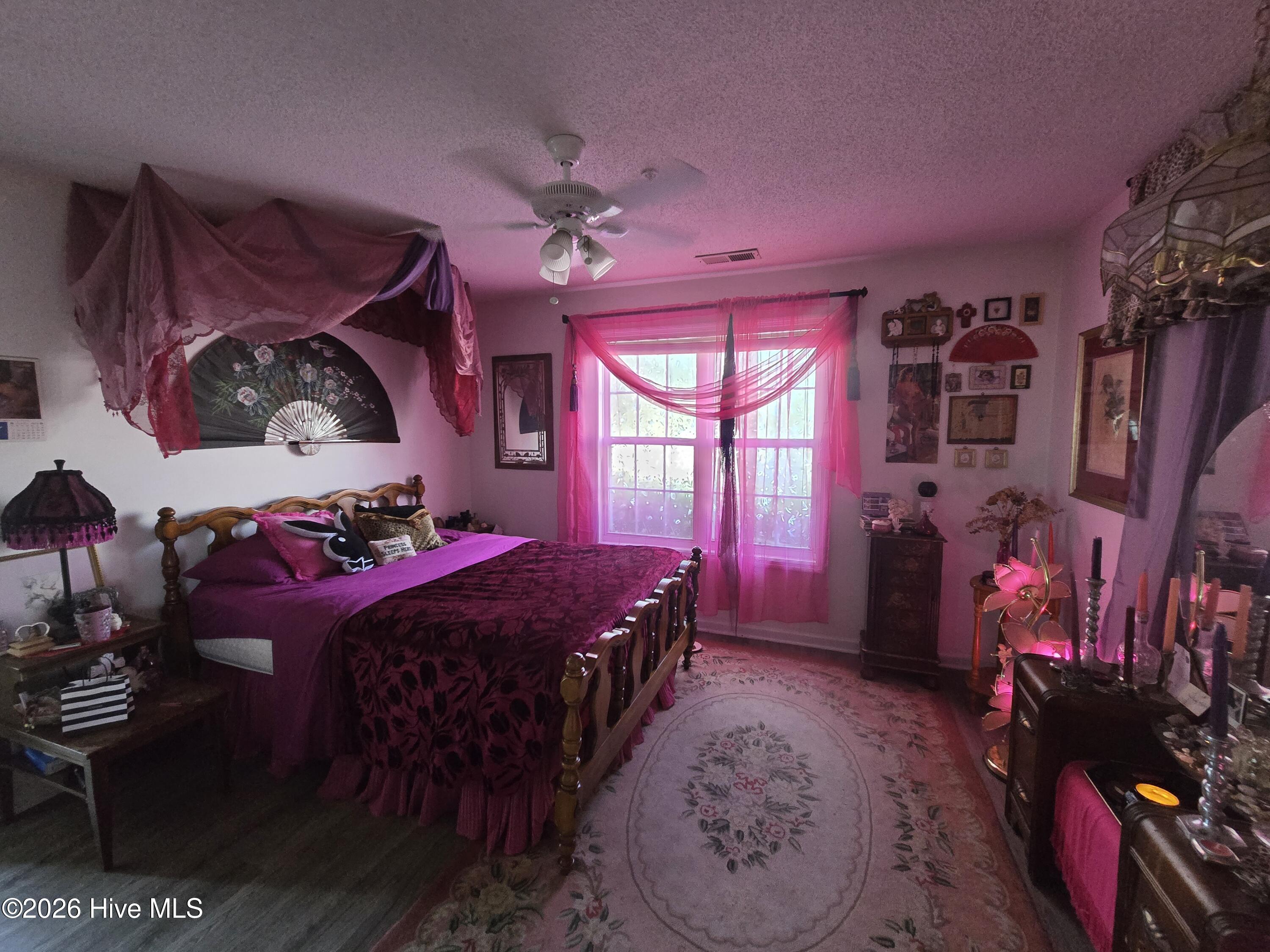 100569420 | Photo 15