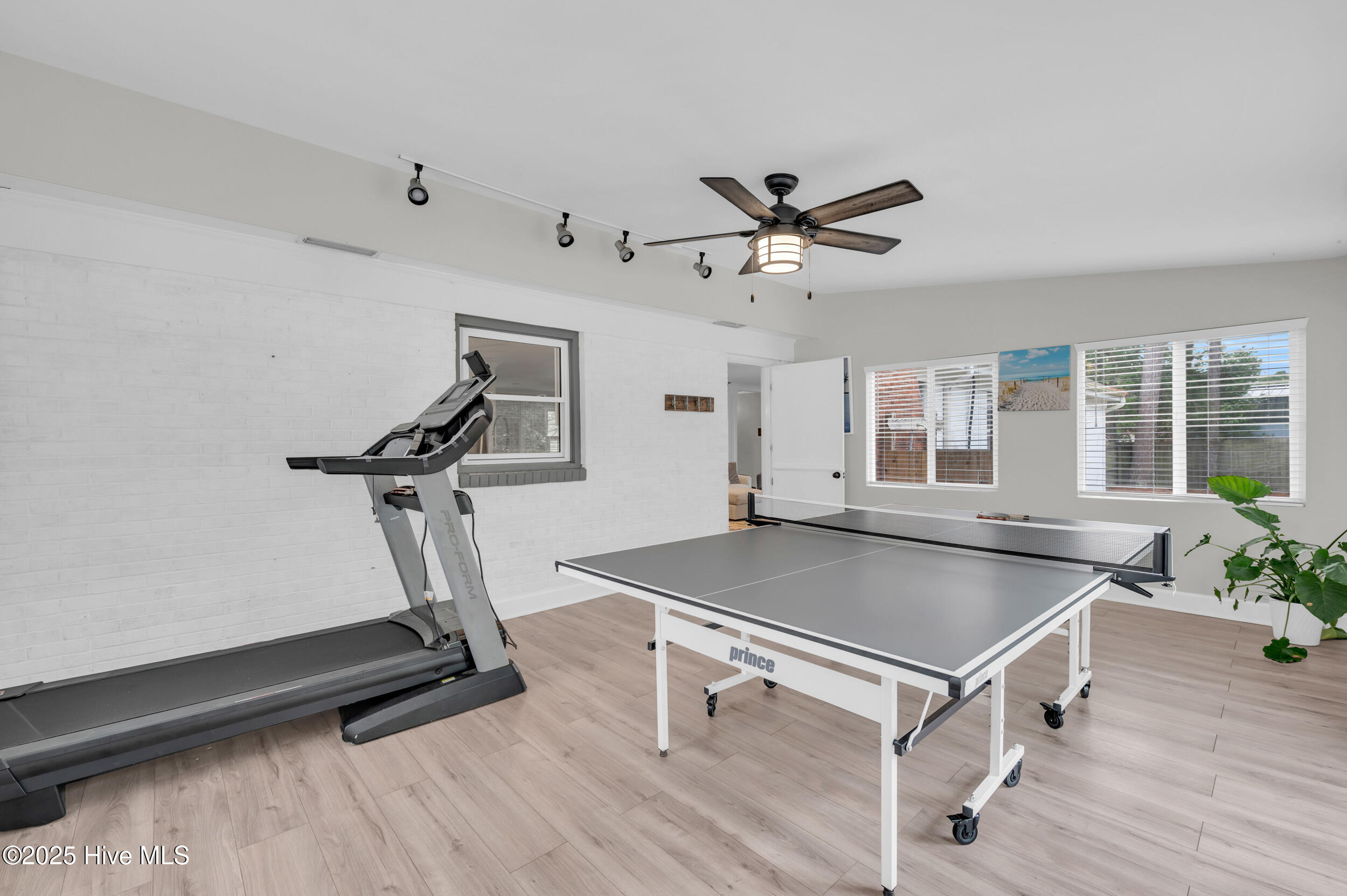 100538722 | Photo 33