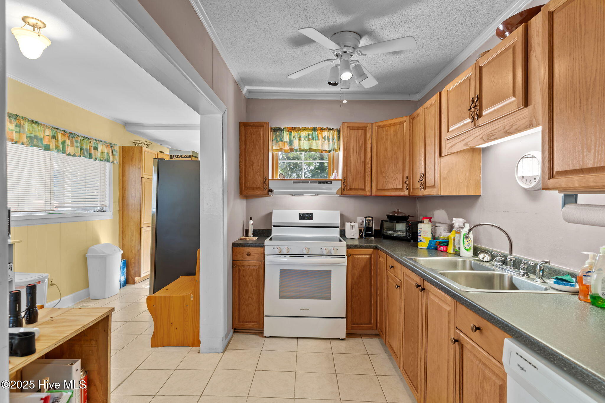 100536302 | Photo 24