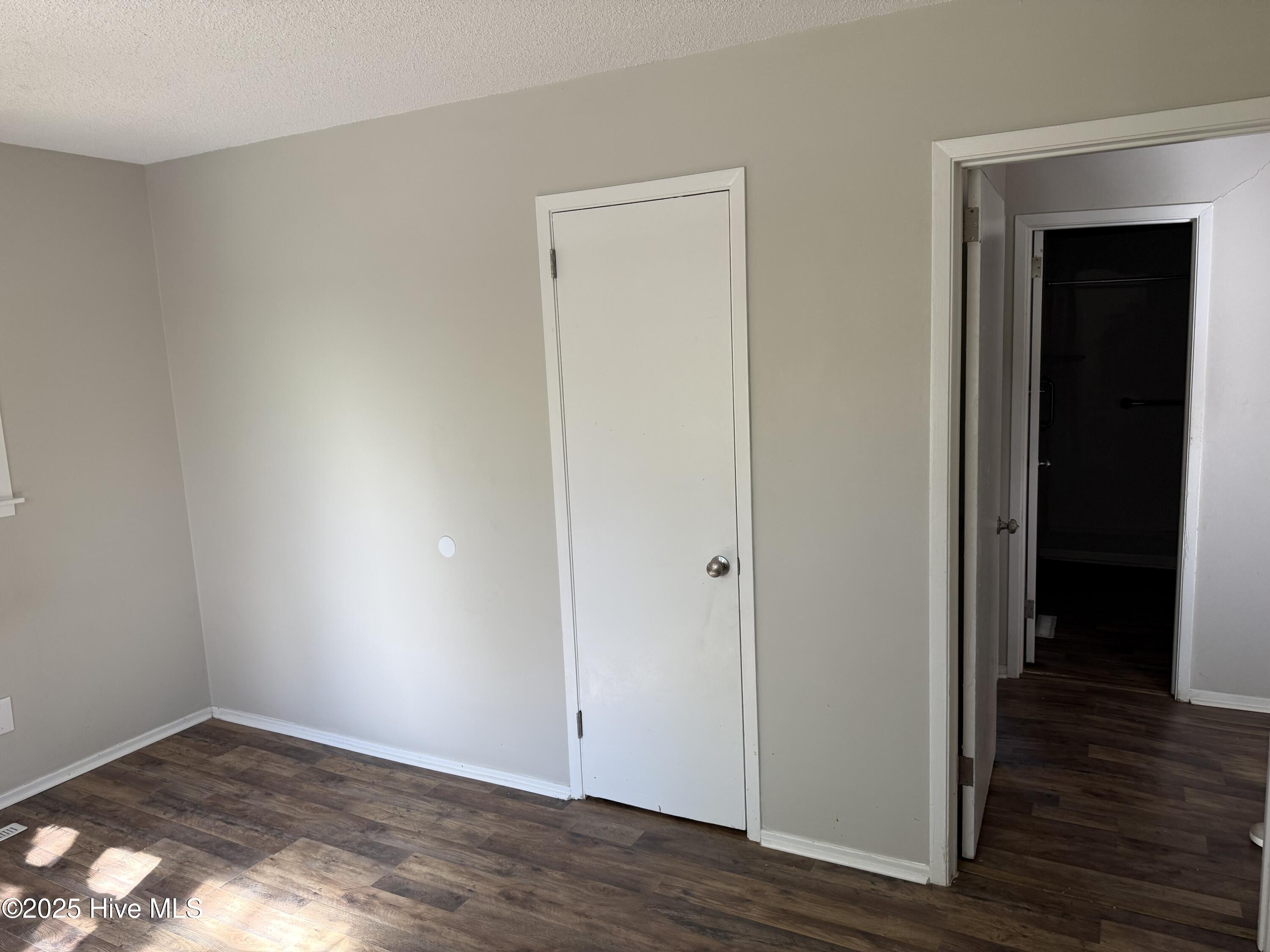 100537405 | Photo 33